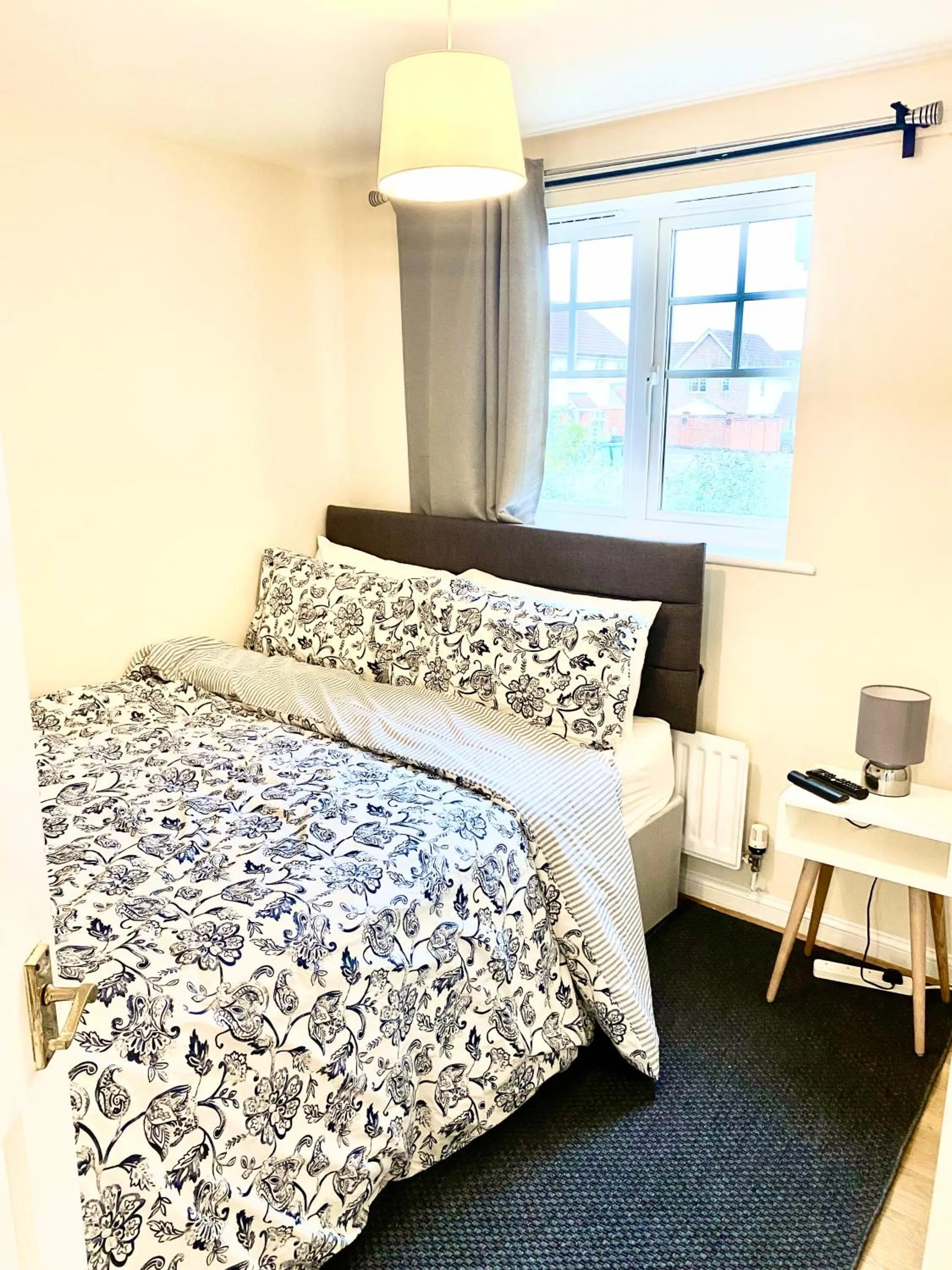 Photo of the whole room, Bed in Impeccable 2-Bed Apartment in London