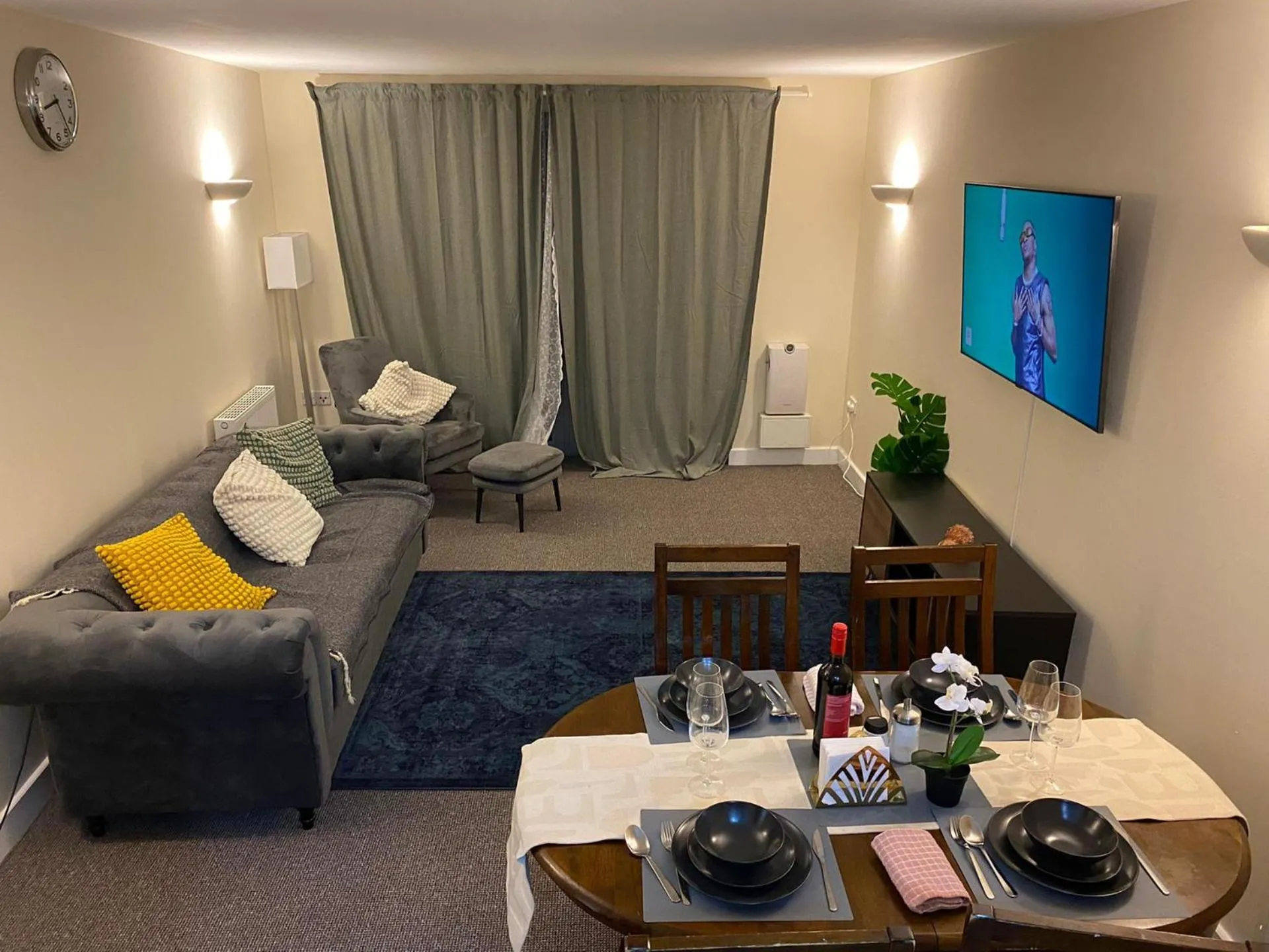 Living room in Impeccable 2-Bed Apartment in London