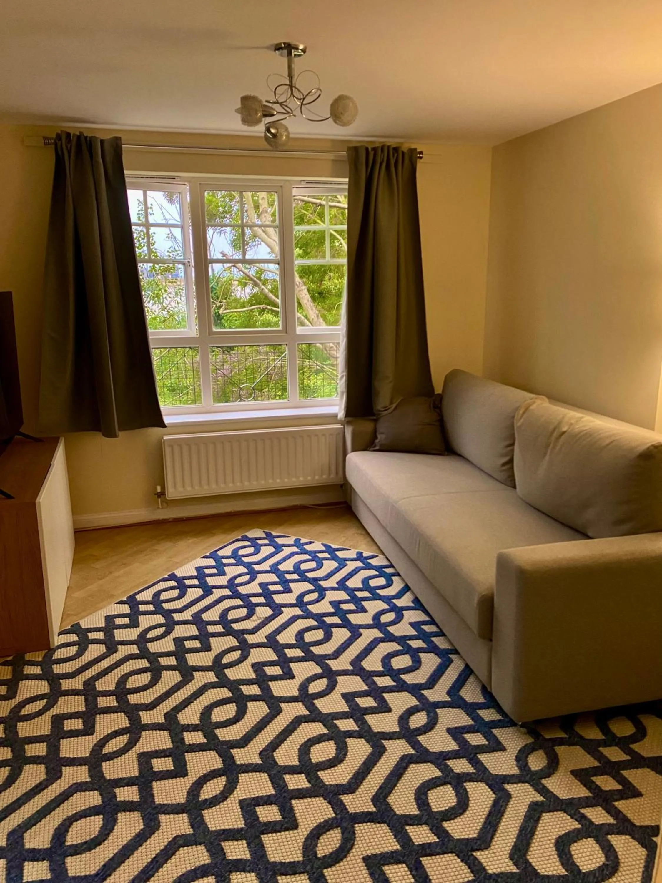 Living room in Impeccable 2-Bed Apartment in London