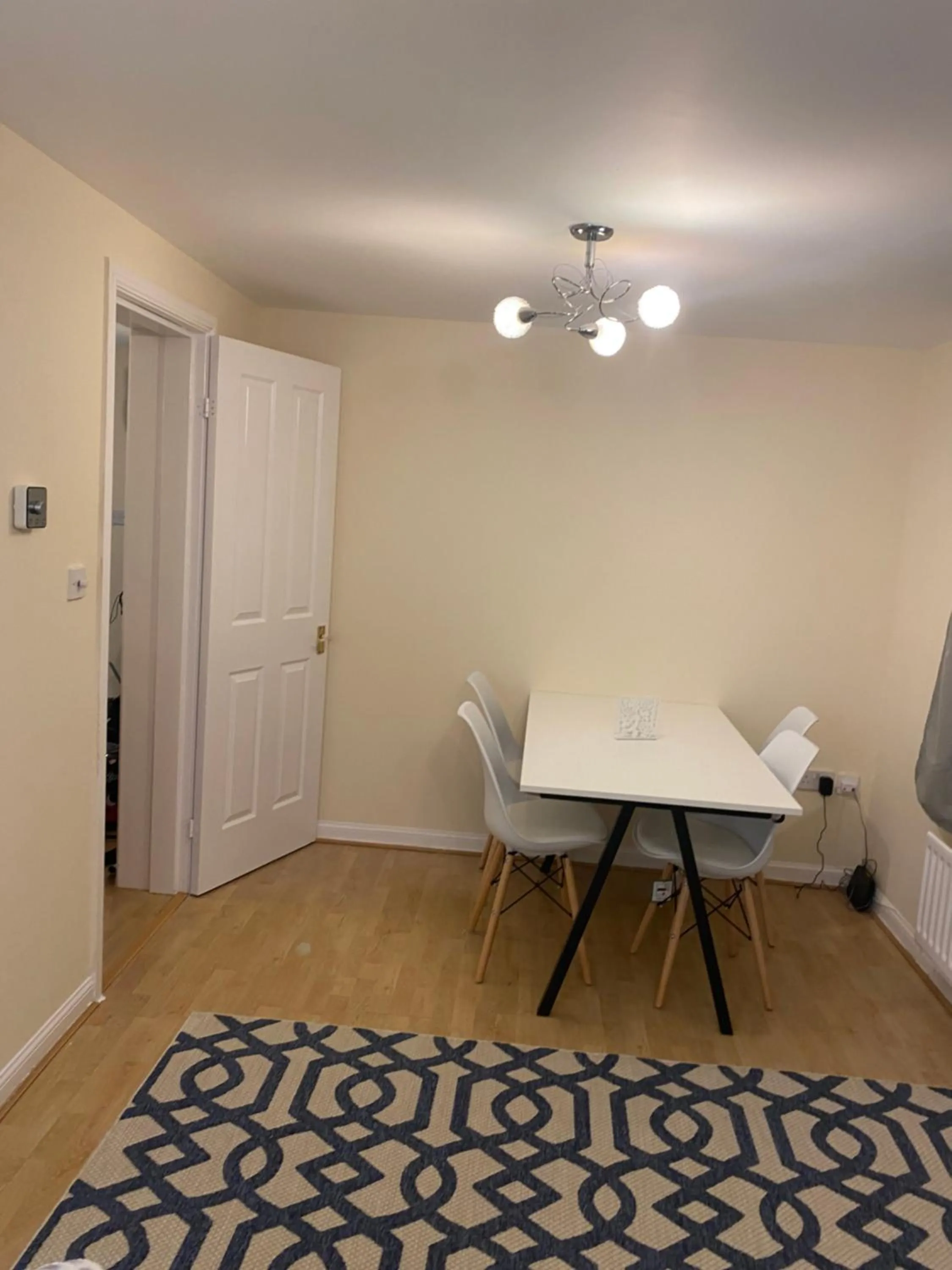 Dining area in Impeccable 2-Bed Apartment in London