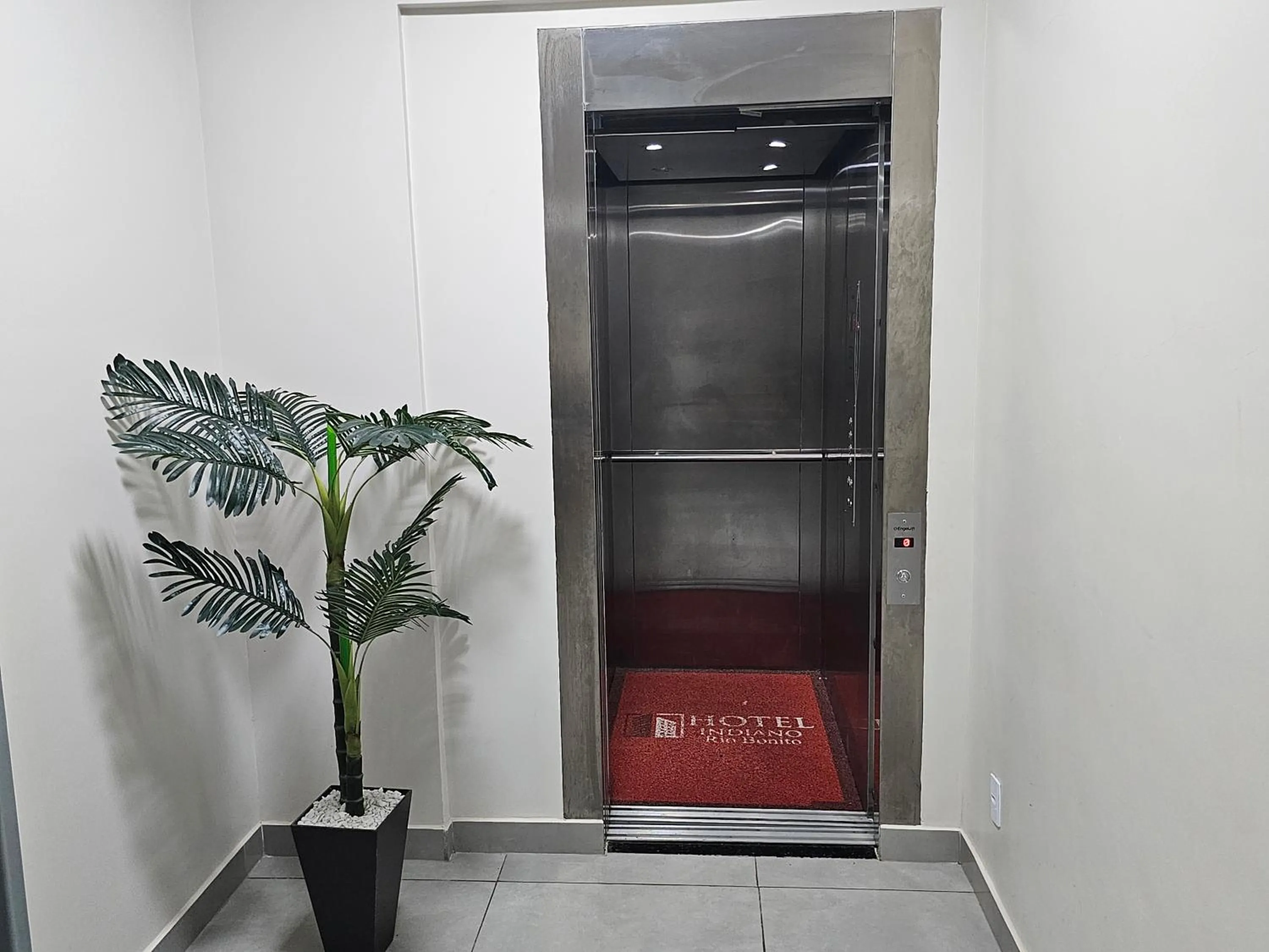 elevator in HOTEL INDIANO