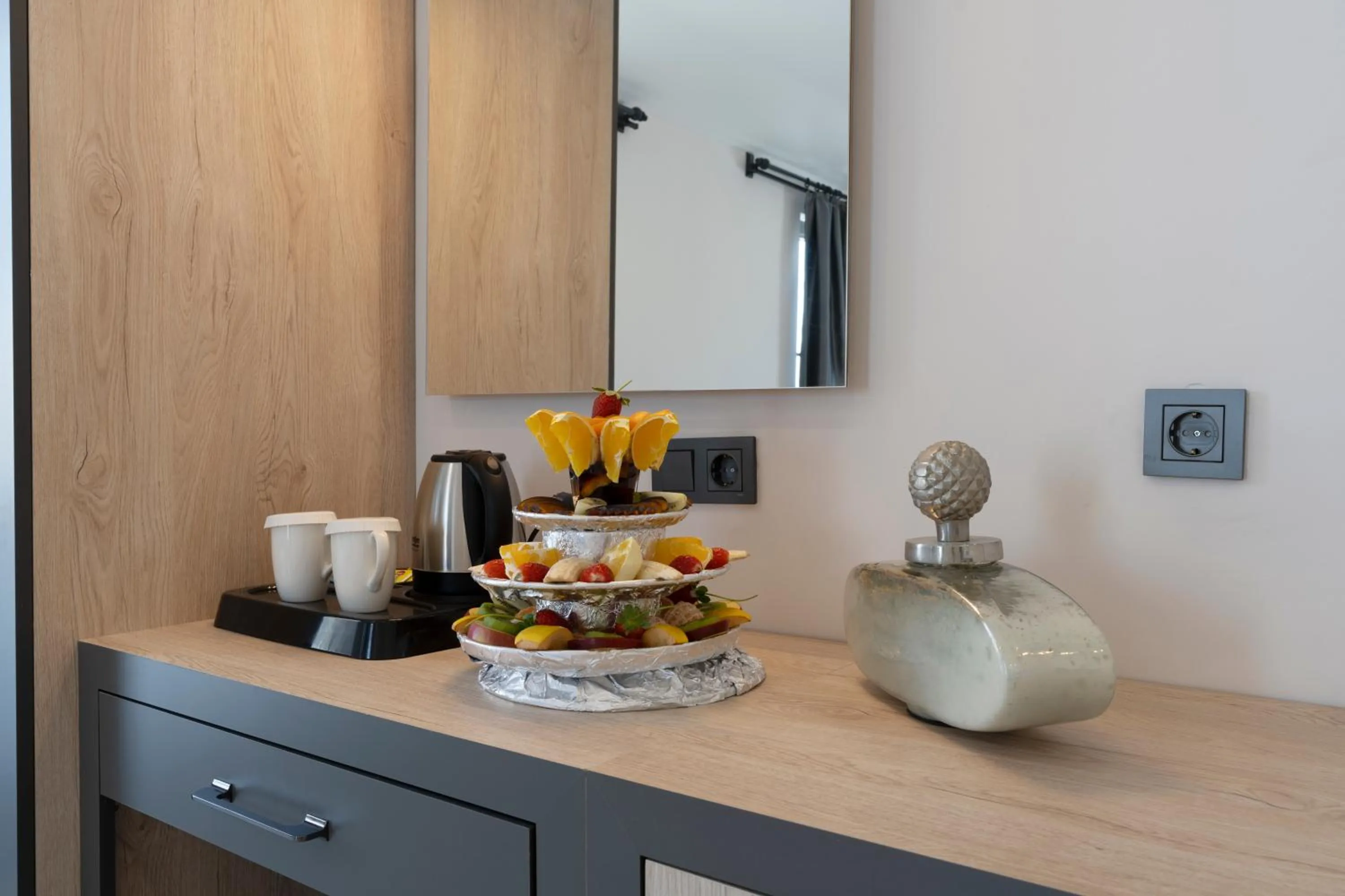 Coffee/tea facilities in IRENIC HOTEL