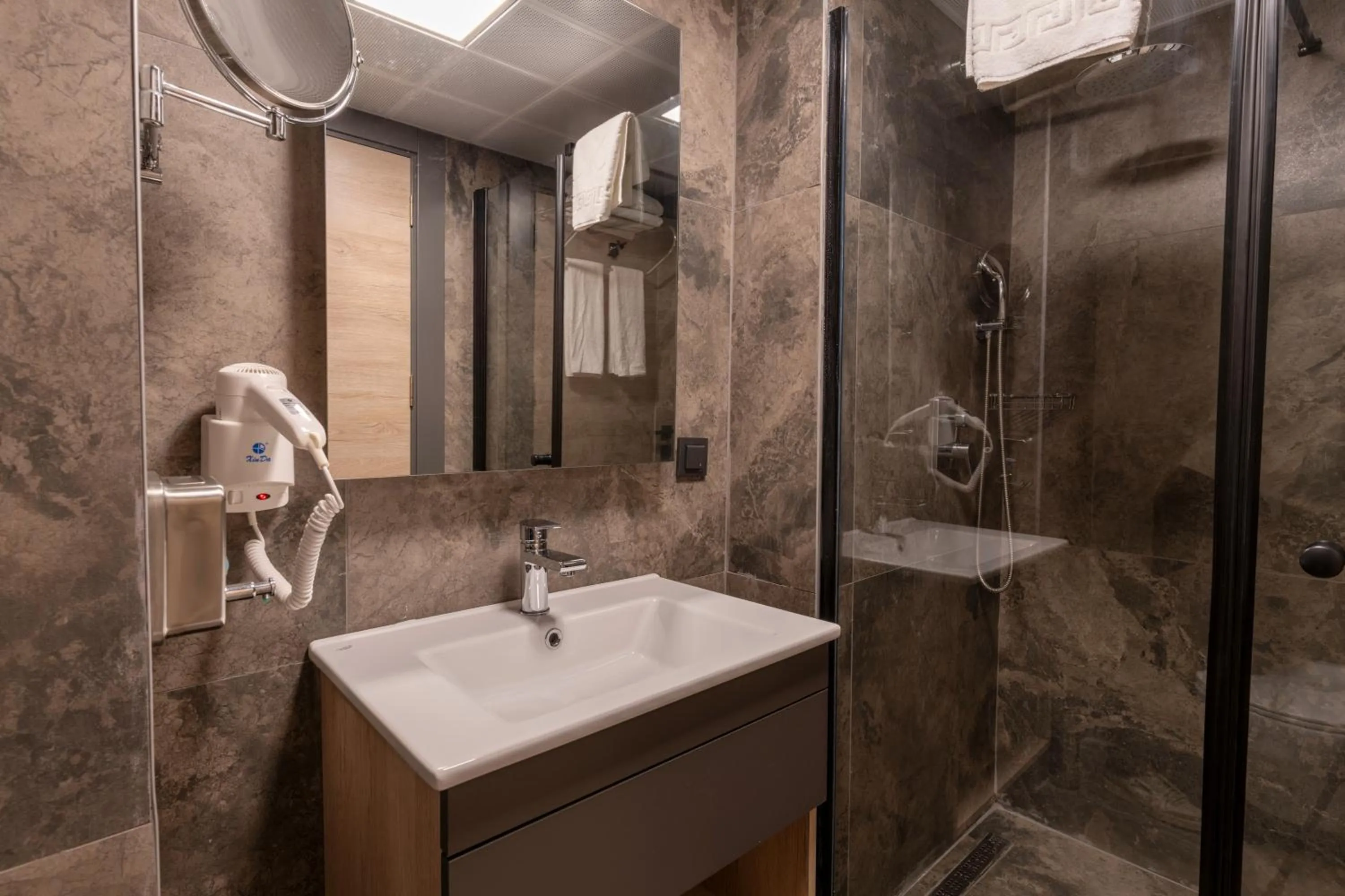 Shower in IRENIC HOTEL