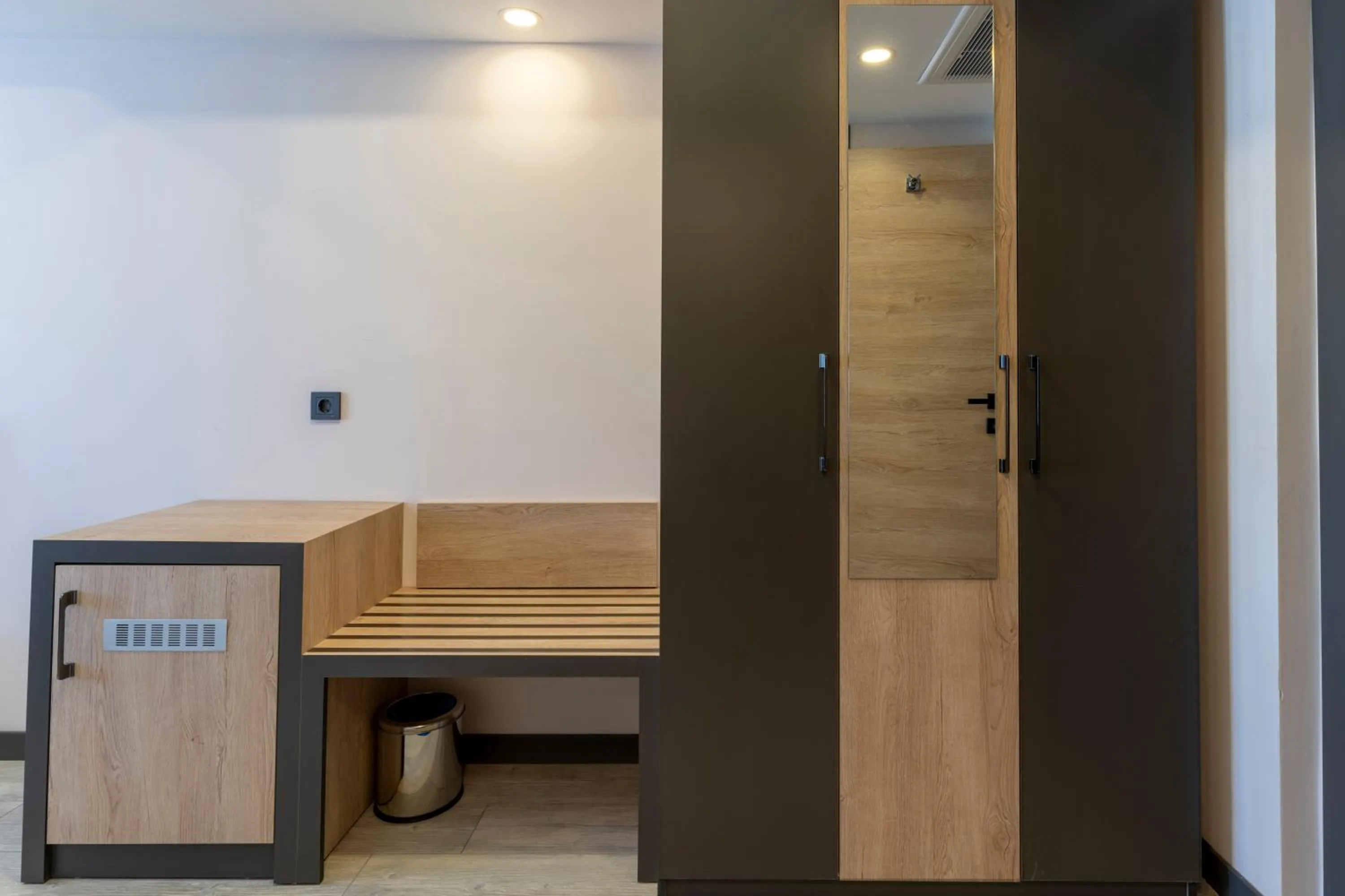 wardrobe in IRENIC HOTEL