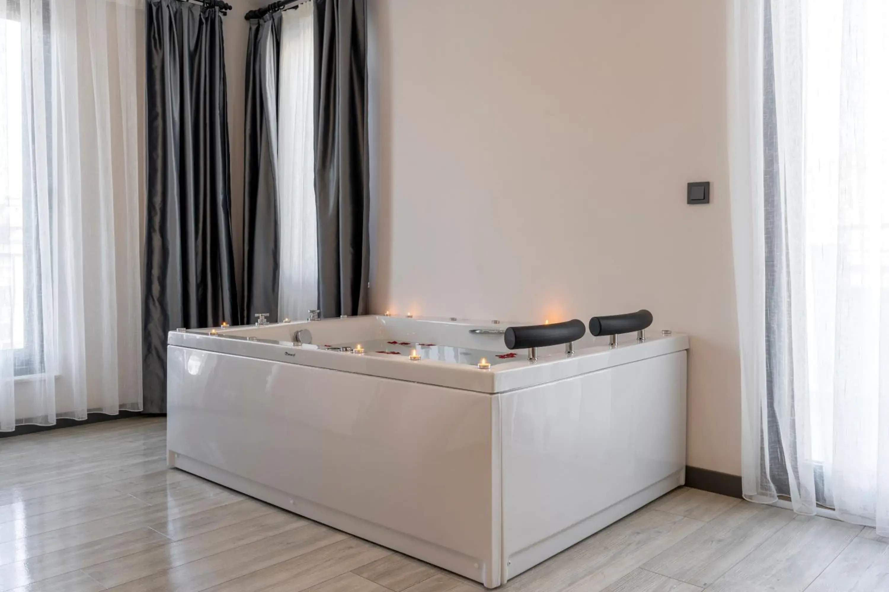 Suite with Hot Tub in IRENIC HOTEL Suite with Hot Tub in IRENIC HOTEL