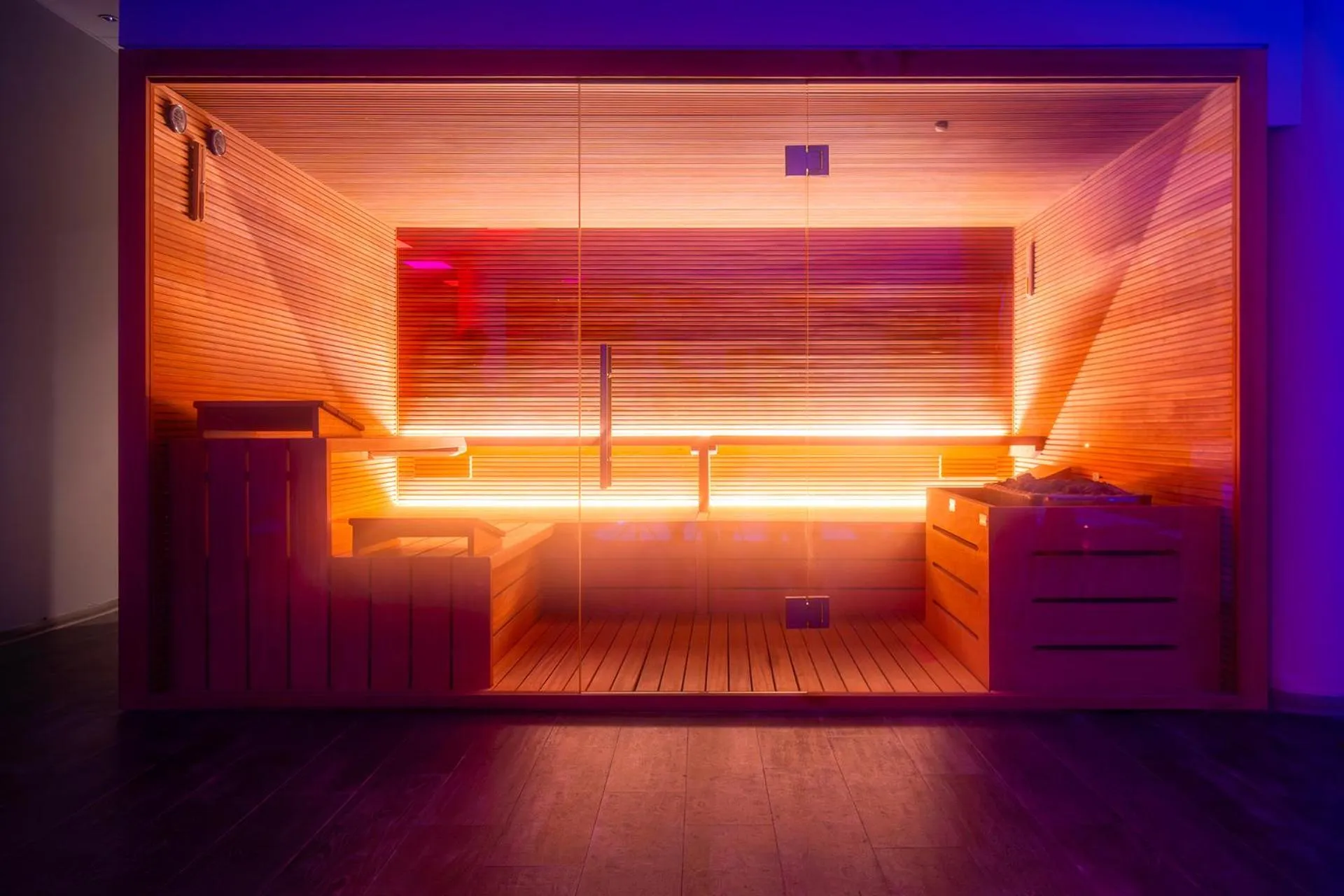 Sauna, Bed in Hotel Formula Int. & Puravita SPA