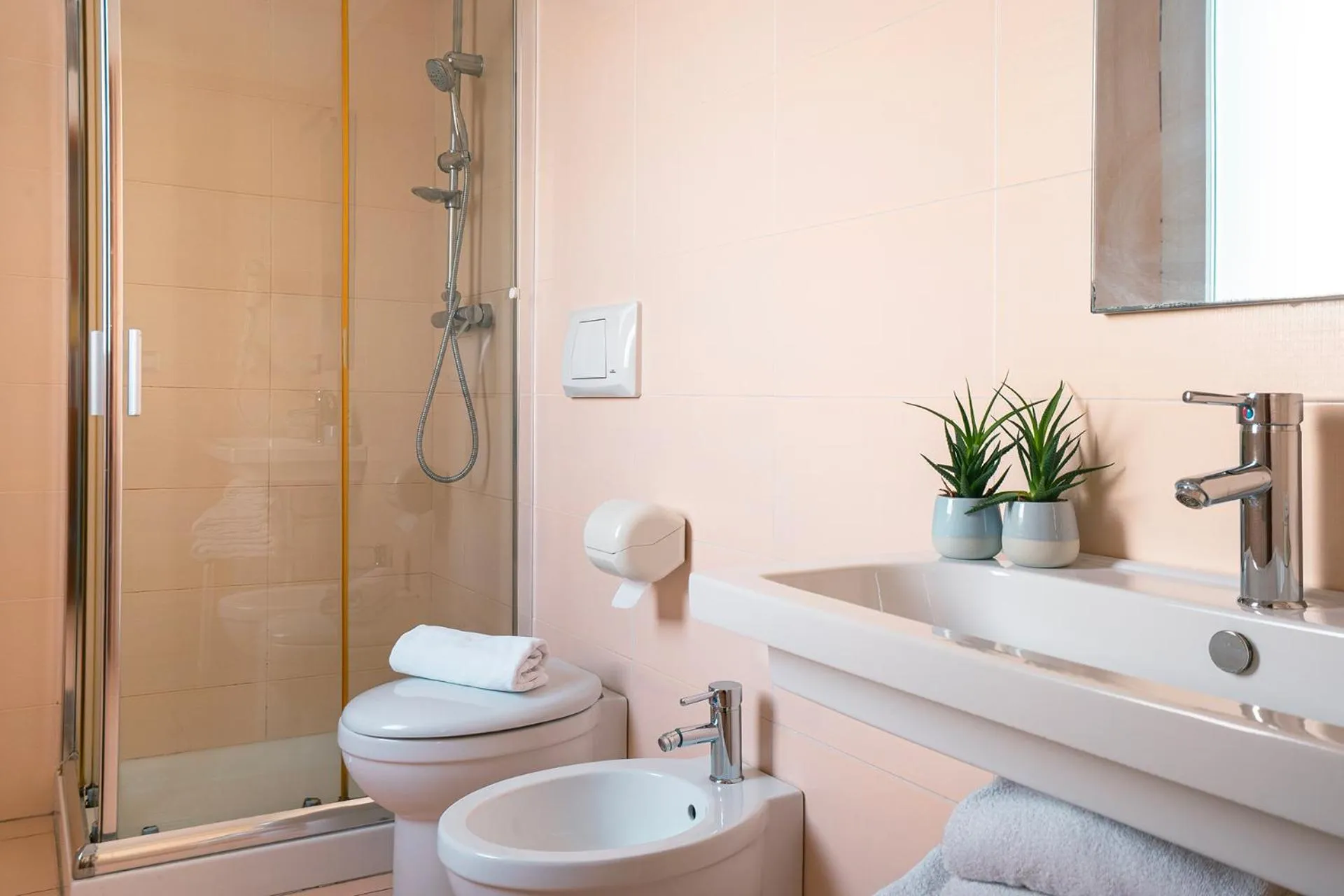 Shower in Hotel Formula Int. & Puravita SPA