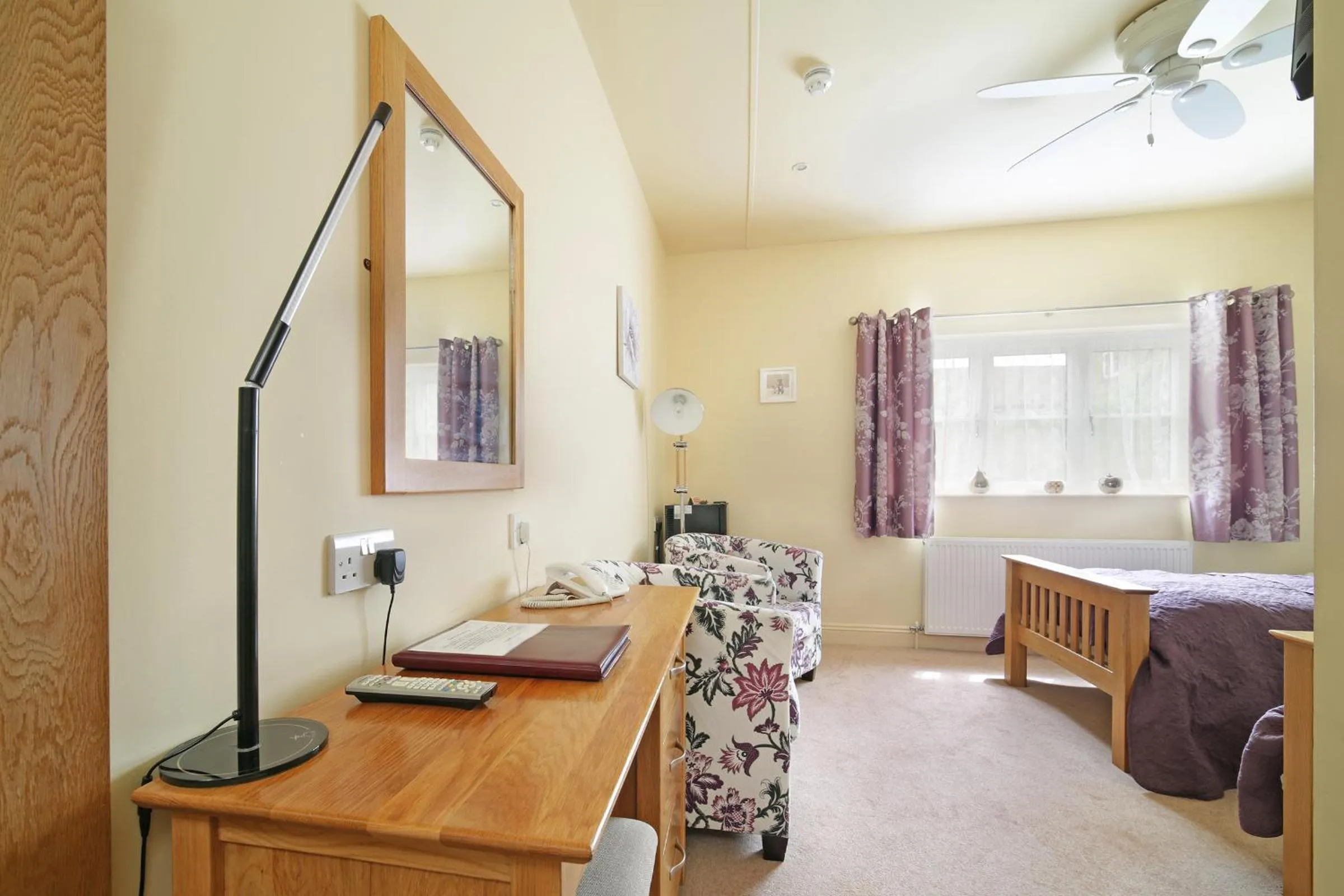 Bedroom in The Masons Arms