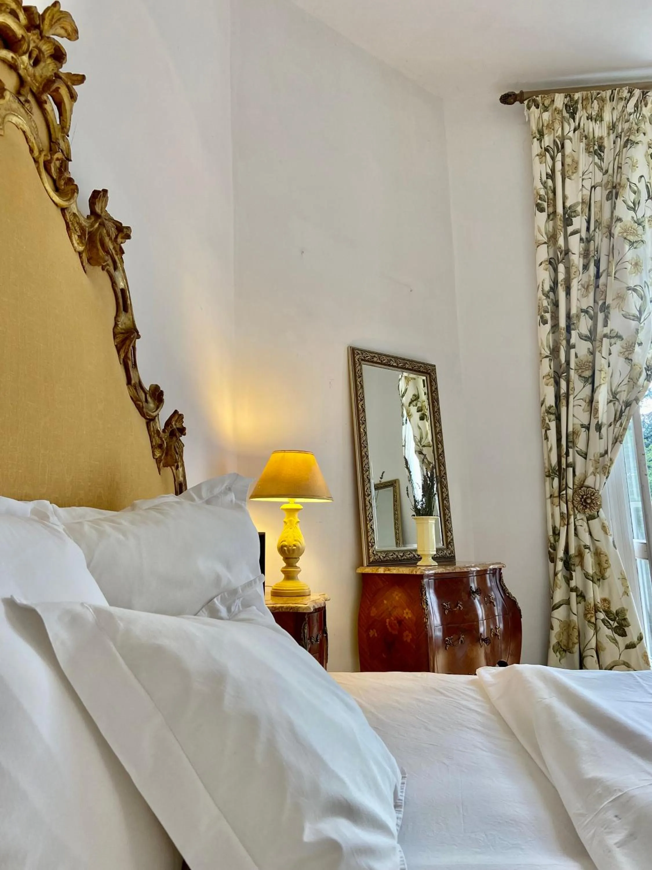 Bed in Château La Bainerie