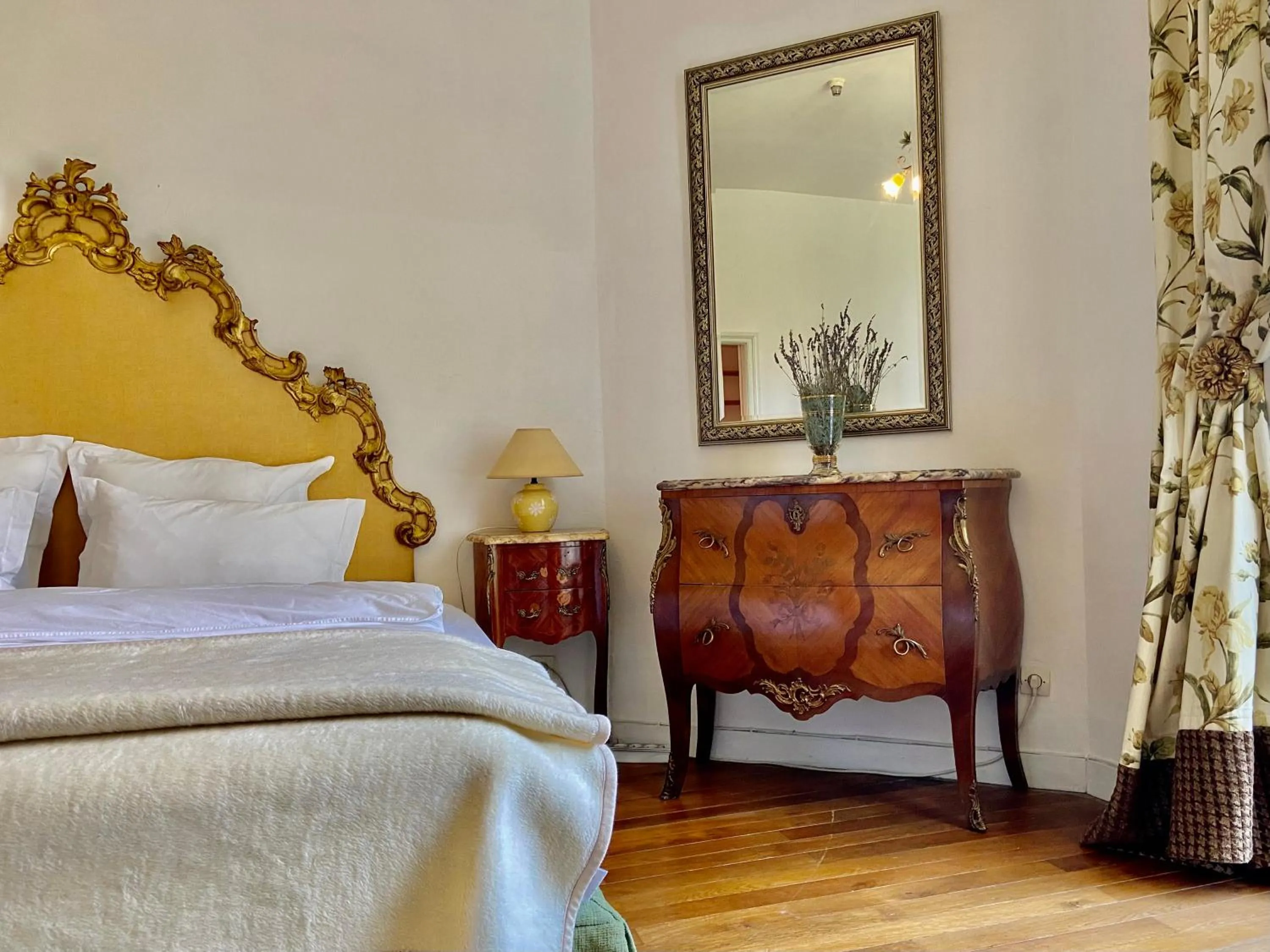 Bed in Château La Bainerie