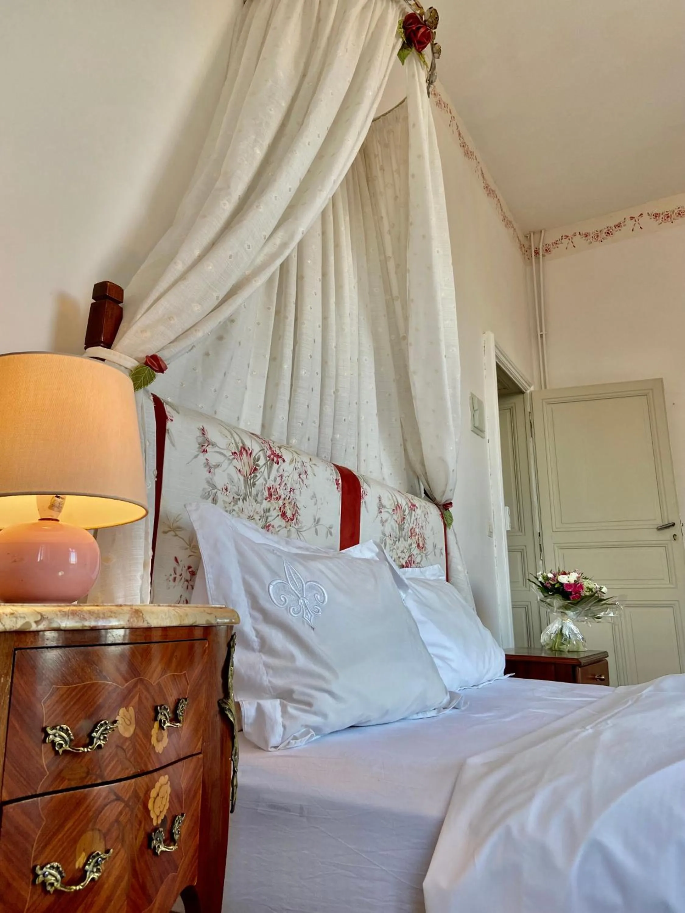 Bed in Château La Bainerie