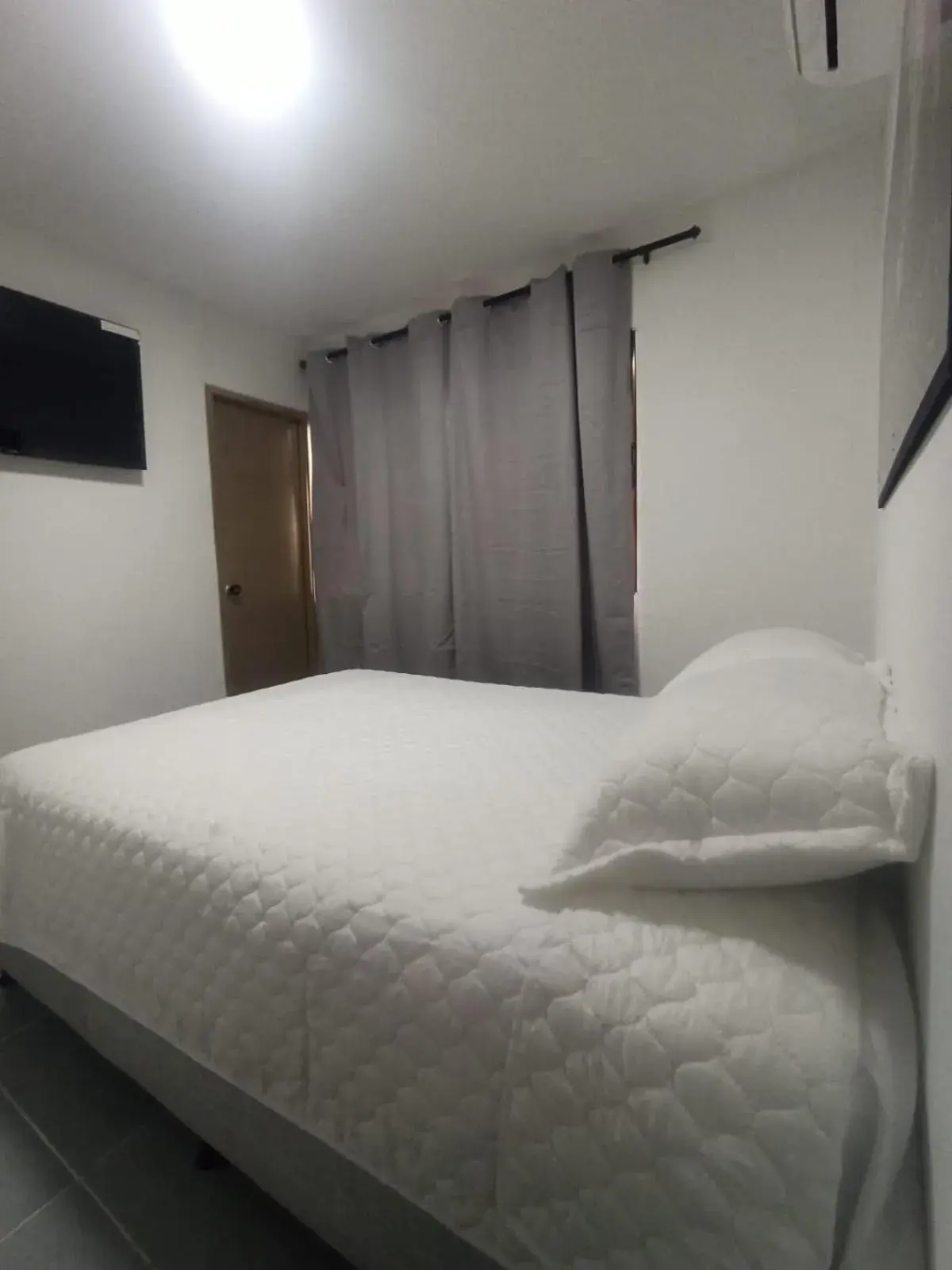 Double Room - single occupancy in CASA HOTEL YEMI Double Room - single occupancy in CASA HOTEL YEMI