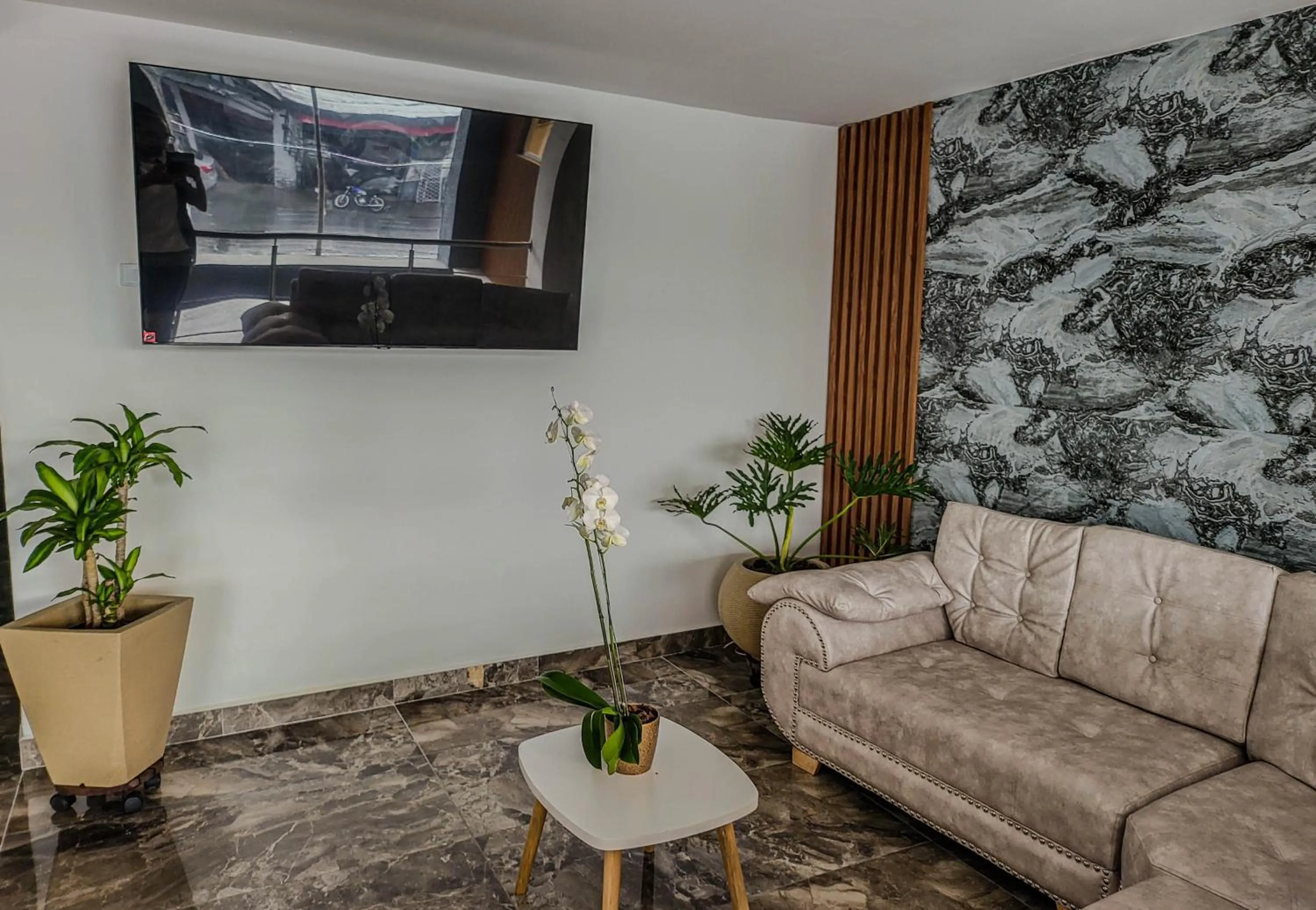 Communal lounge/ TV room in Hotel La Gran Estaciónag