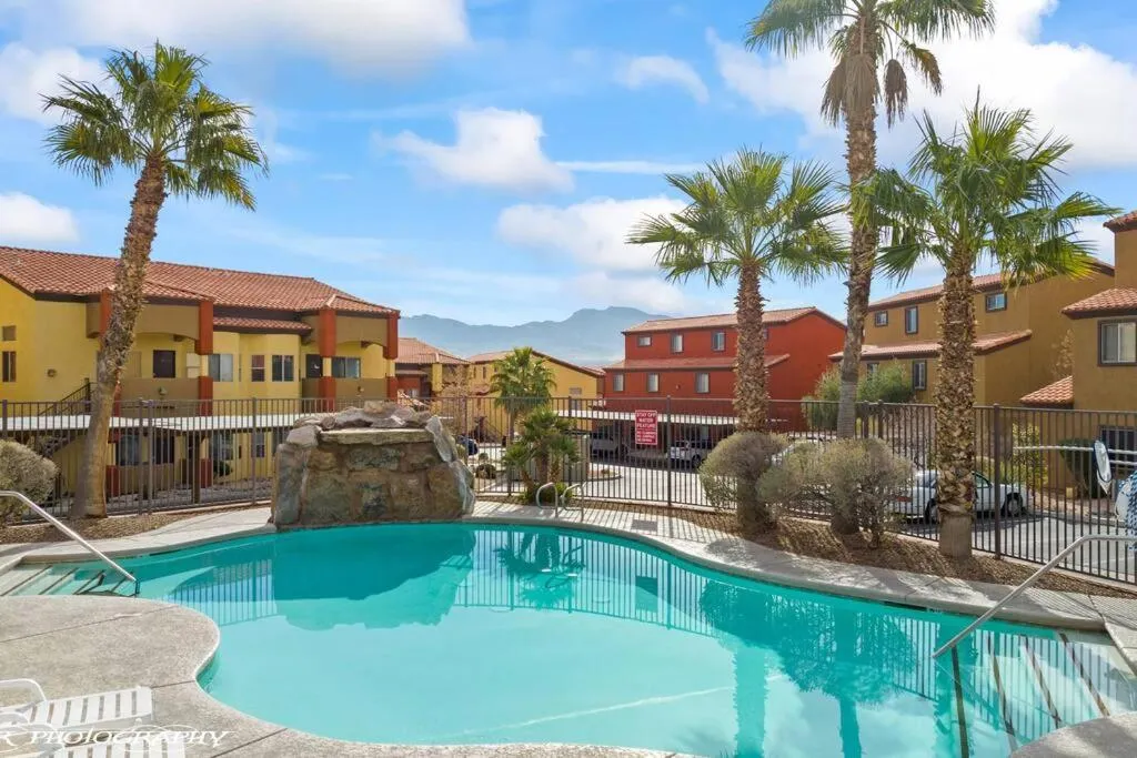 Mesquite Retreat 2 Bd Condo by Cool Properties LLC