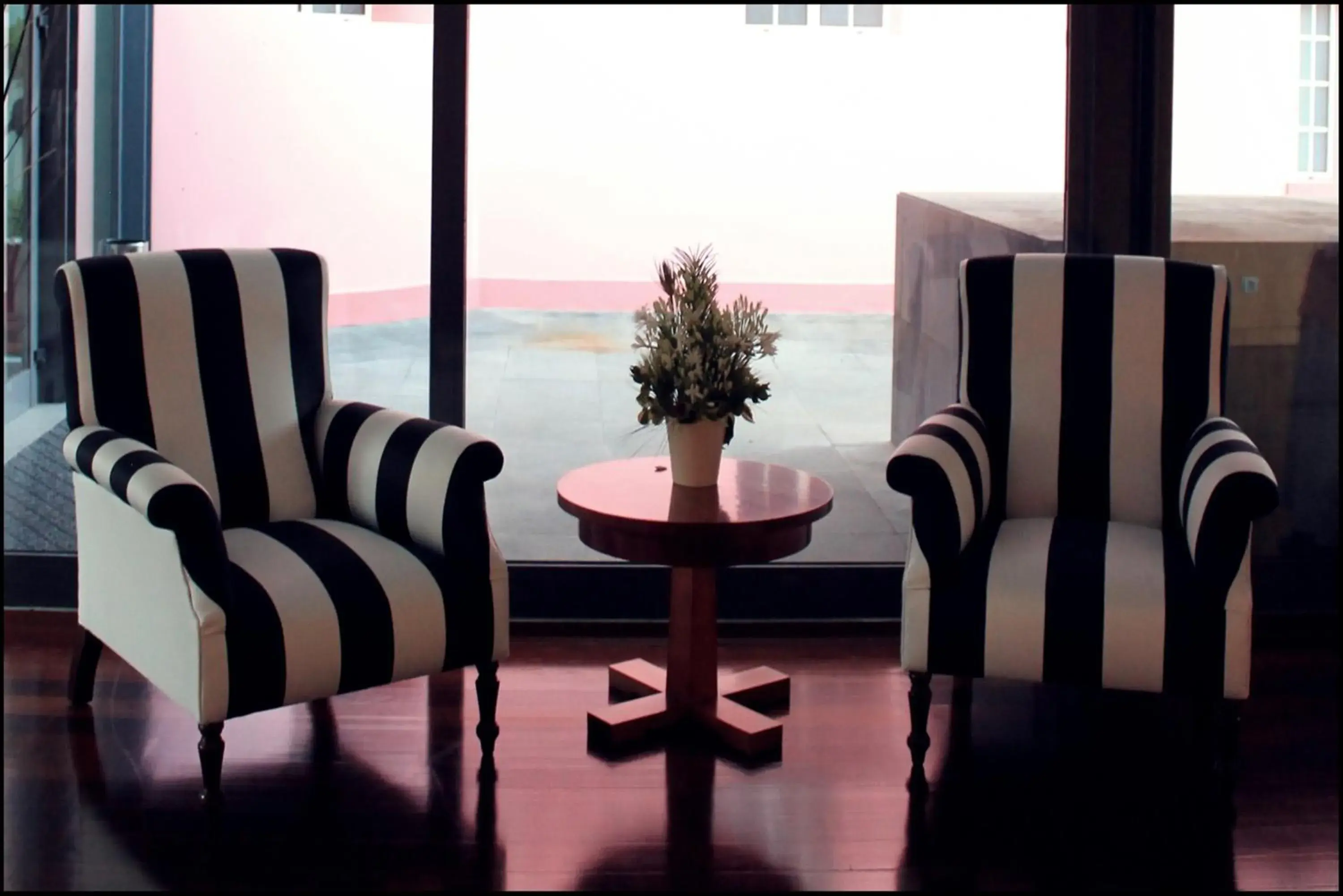 Lounge or bar in BIO Hotel - Hotel Quinta da Serra Lounge or bar in BIO Hotel - Hotel Quinta da Serra