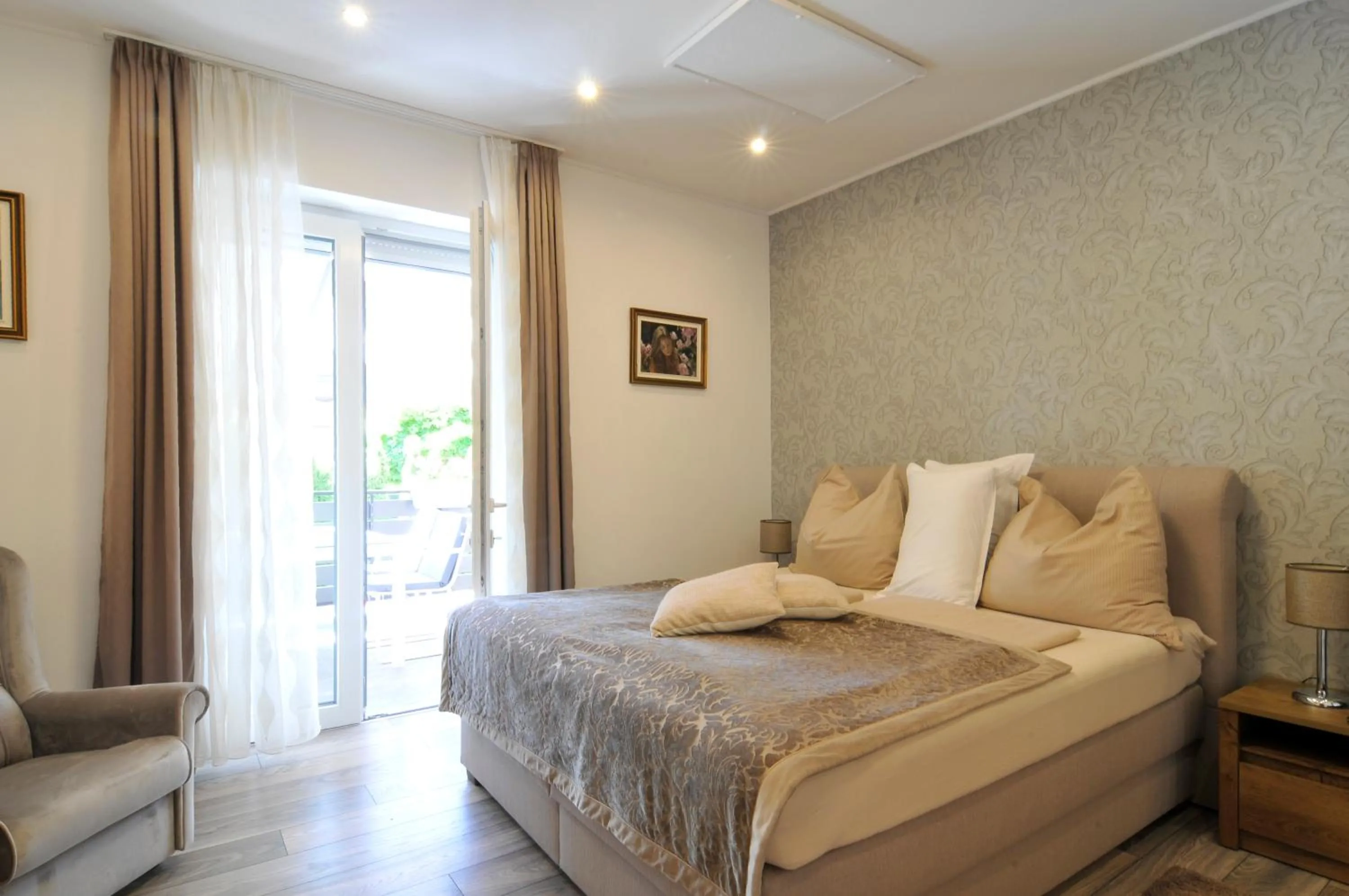 Bed in Silver Beach Apartments