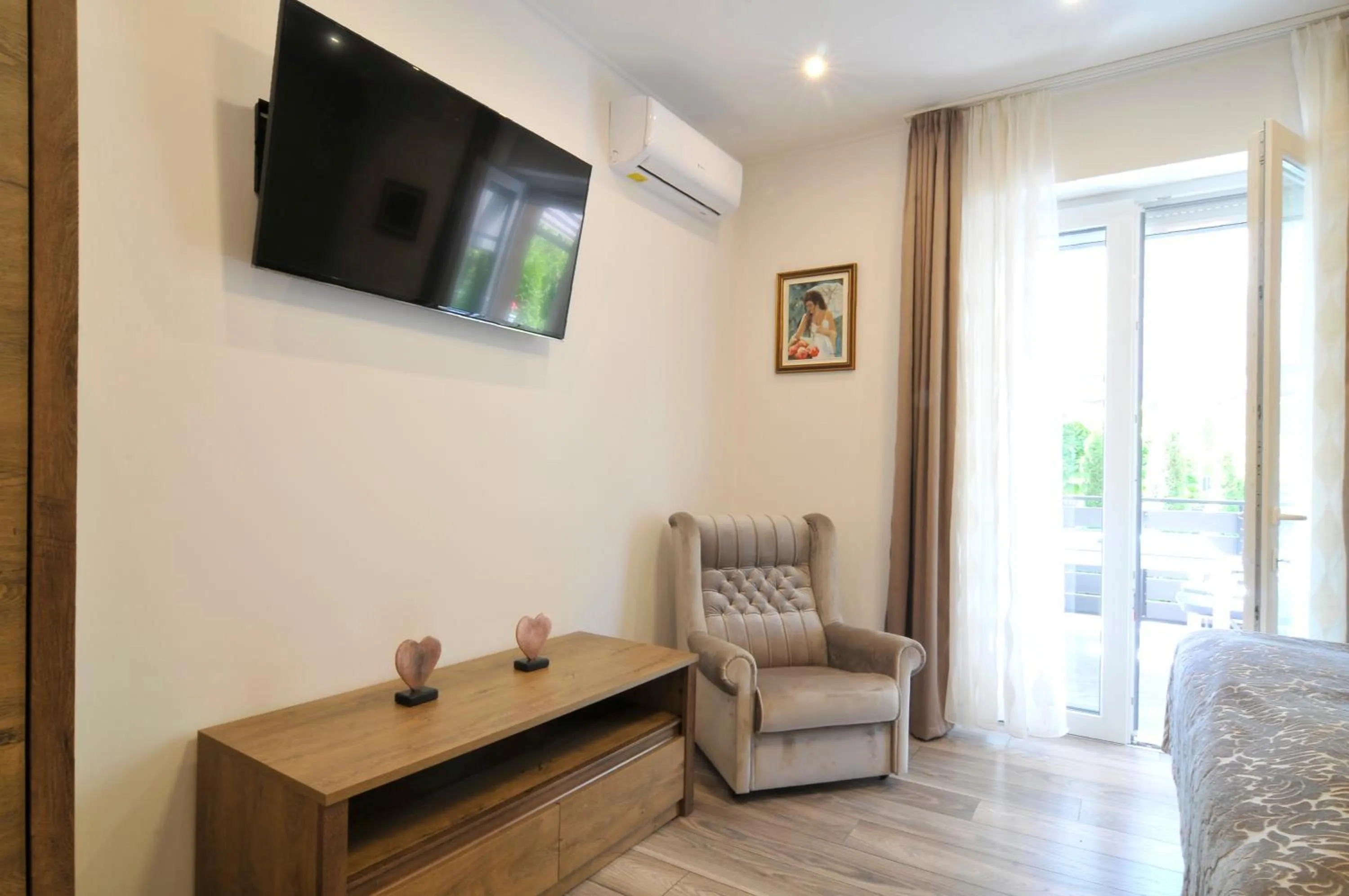 Silver Beach Apartments