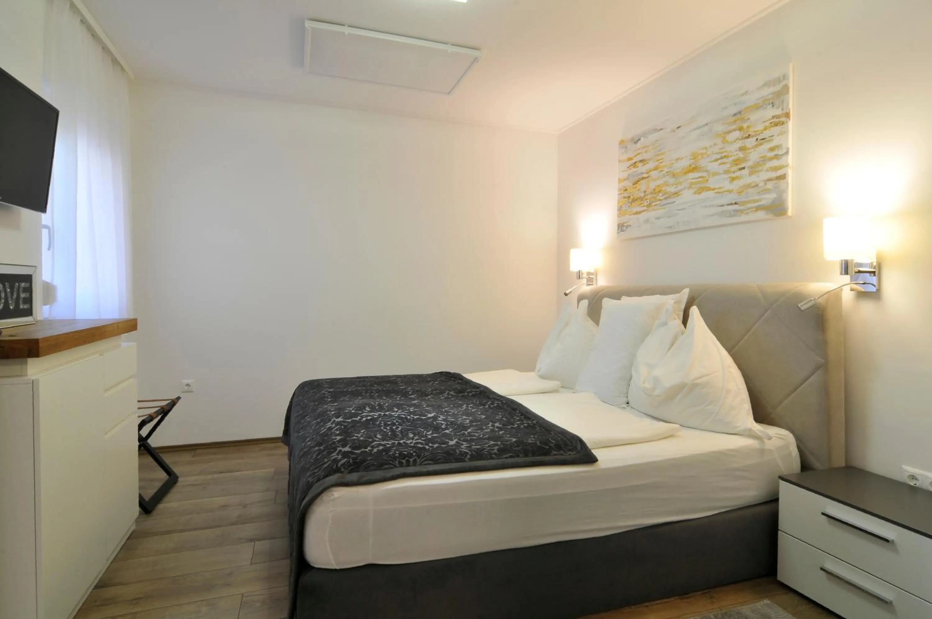 Bed in Silver Beach Apartments