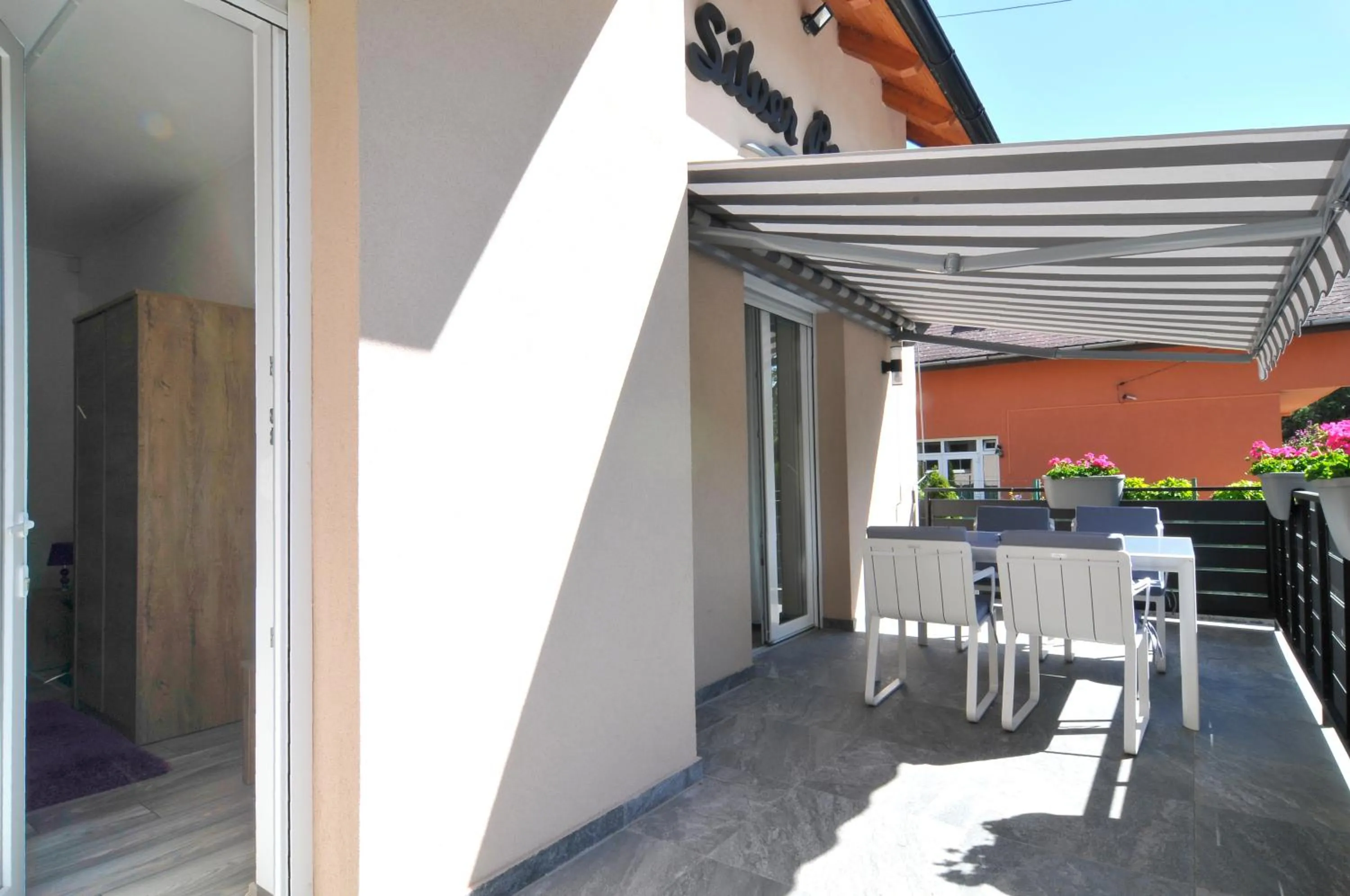Silver Beach Apartments