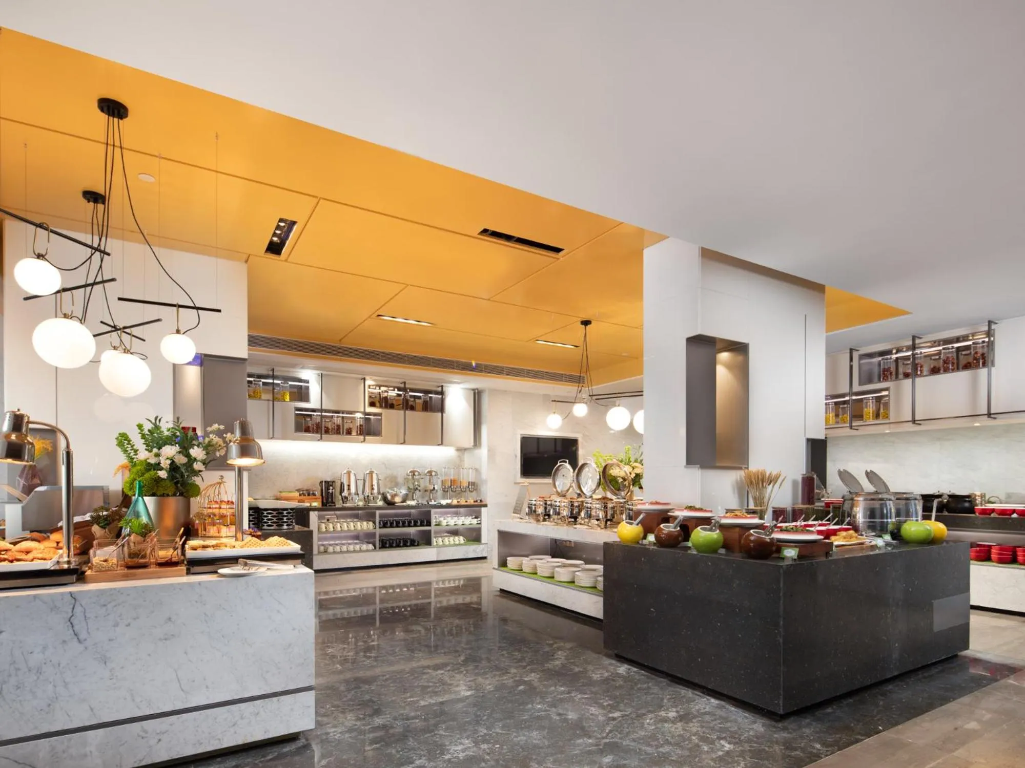 Restaurant/places to eat in Hampton by Hilton Shenzhen Baoan Stadium