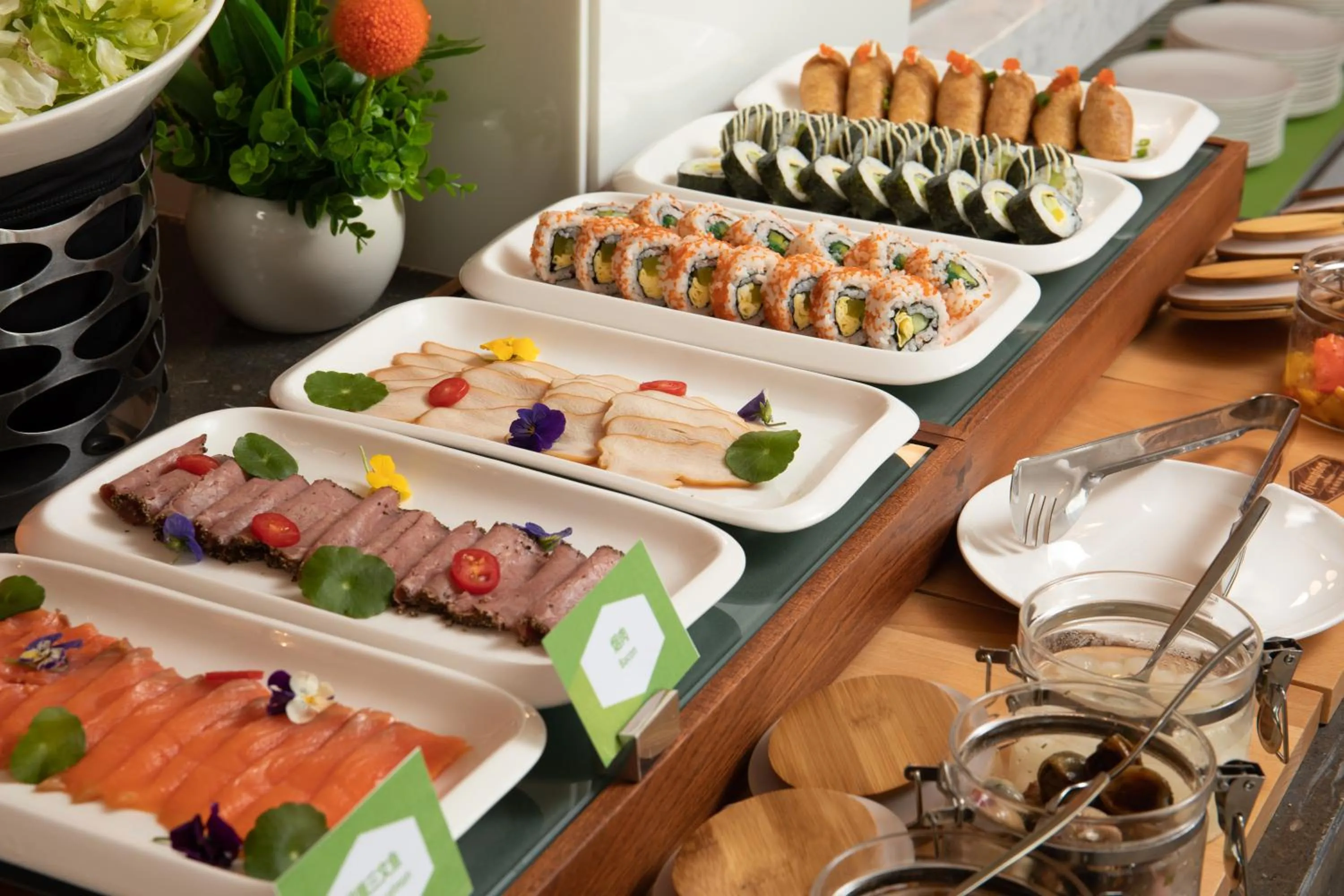 Breakfast in Hampton by Hilton Shenzhen Baoan Stadium