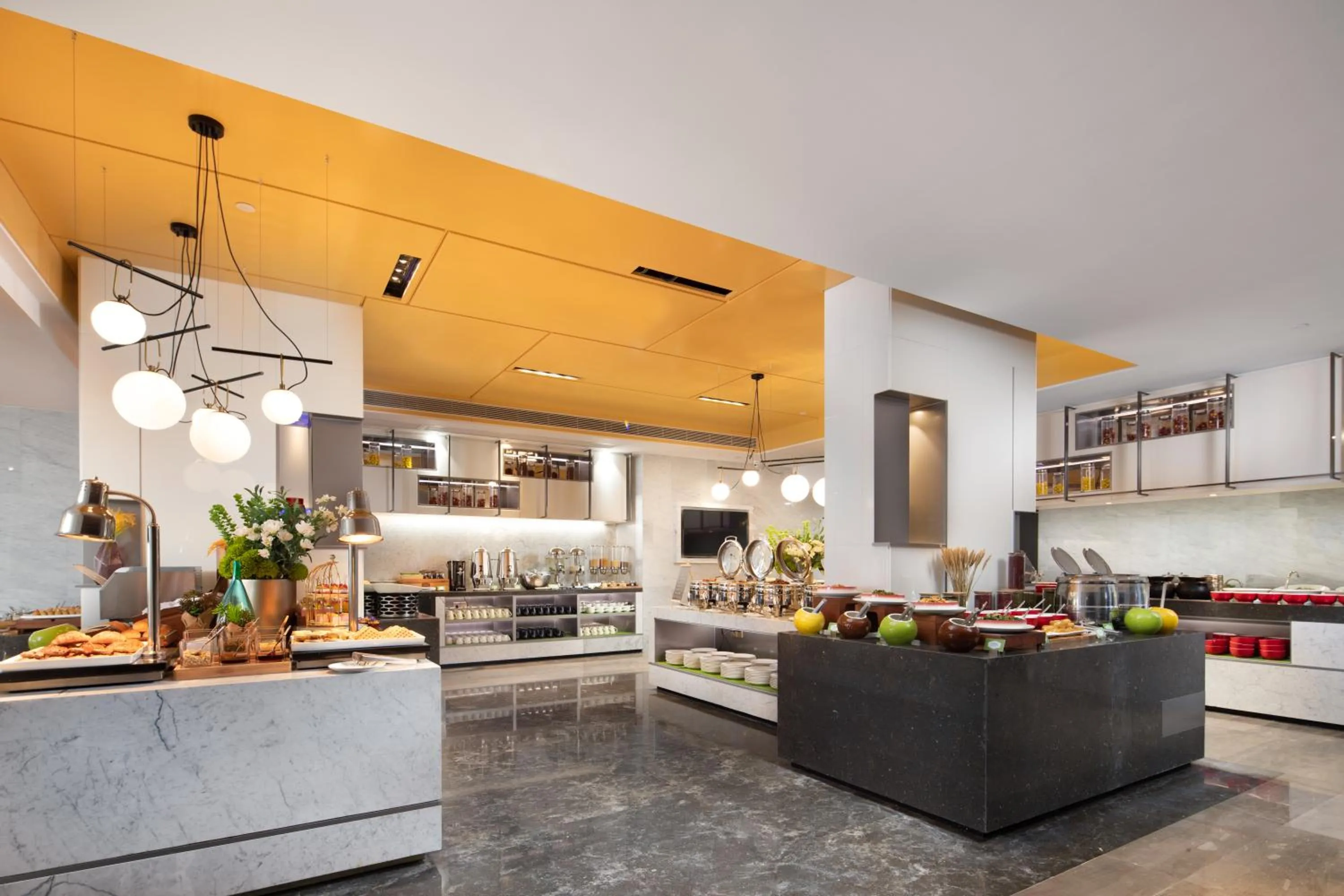 Restaurant/places to eat in Hampton by Hilton Shenzhen Baoan Stadium