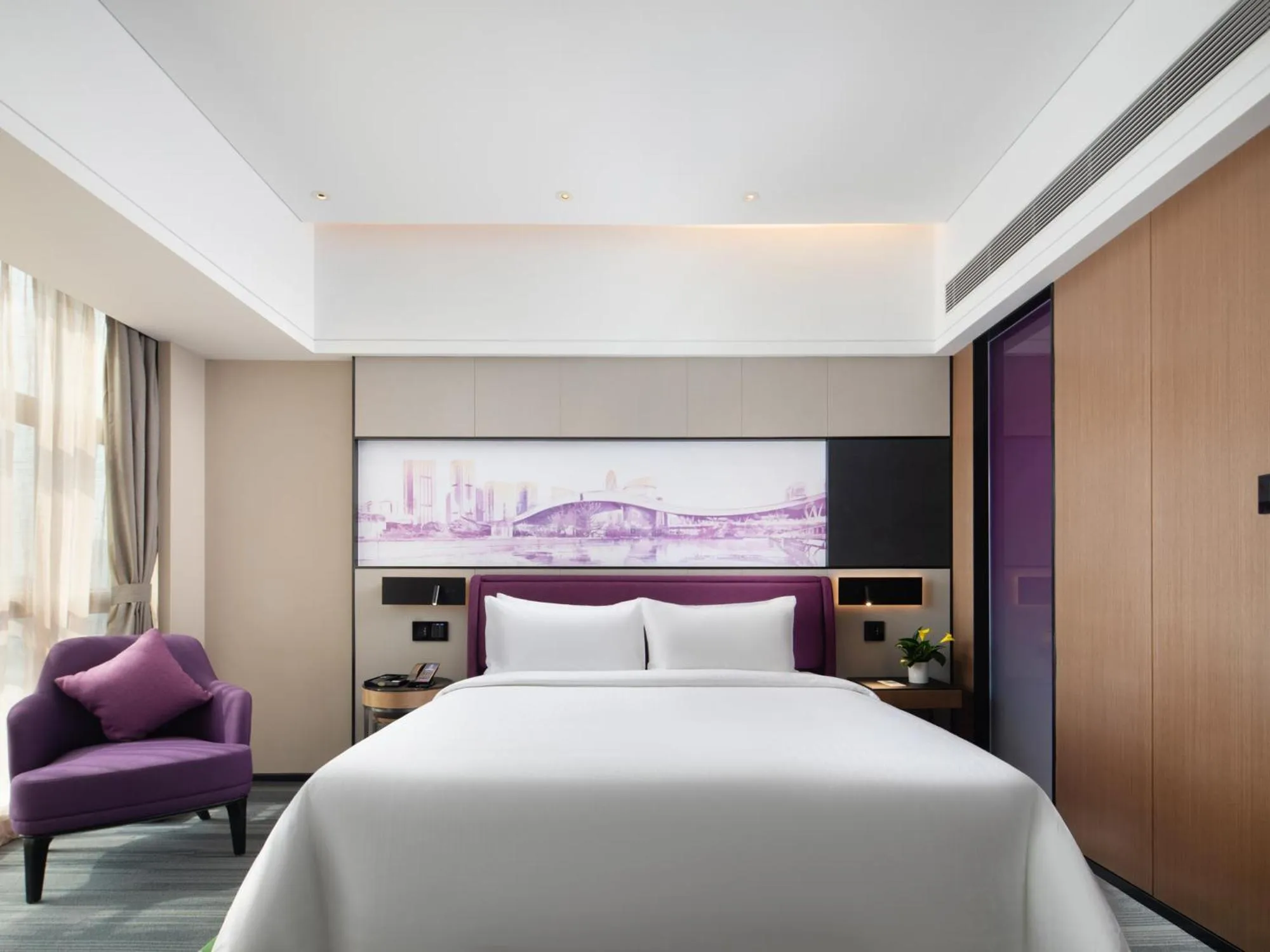 Bed in Hampton by Hilton Shenzhen Baoan Stadium
