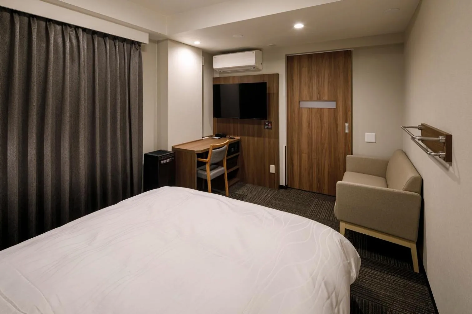 Photo of the whole room, Bed in Dormy Inn Express Toyohashi