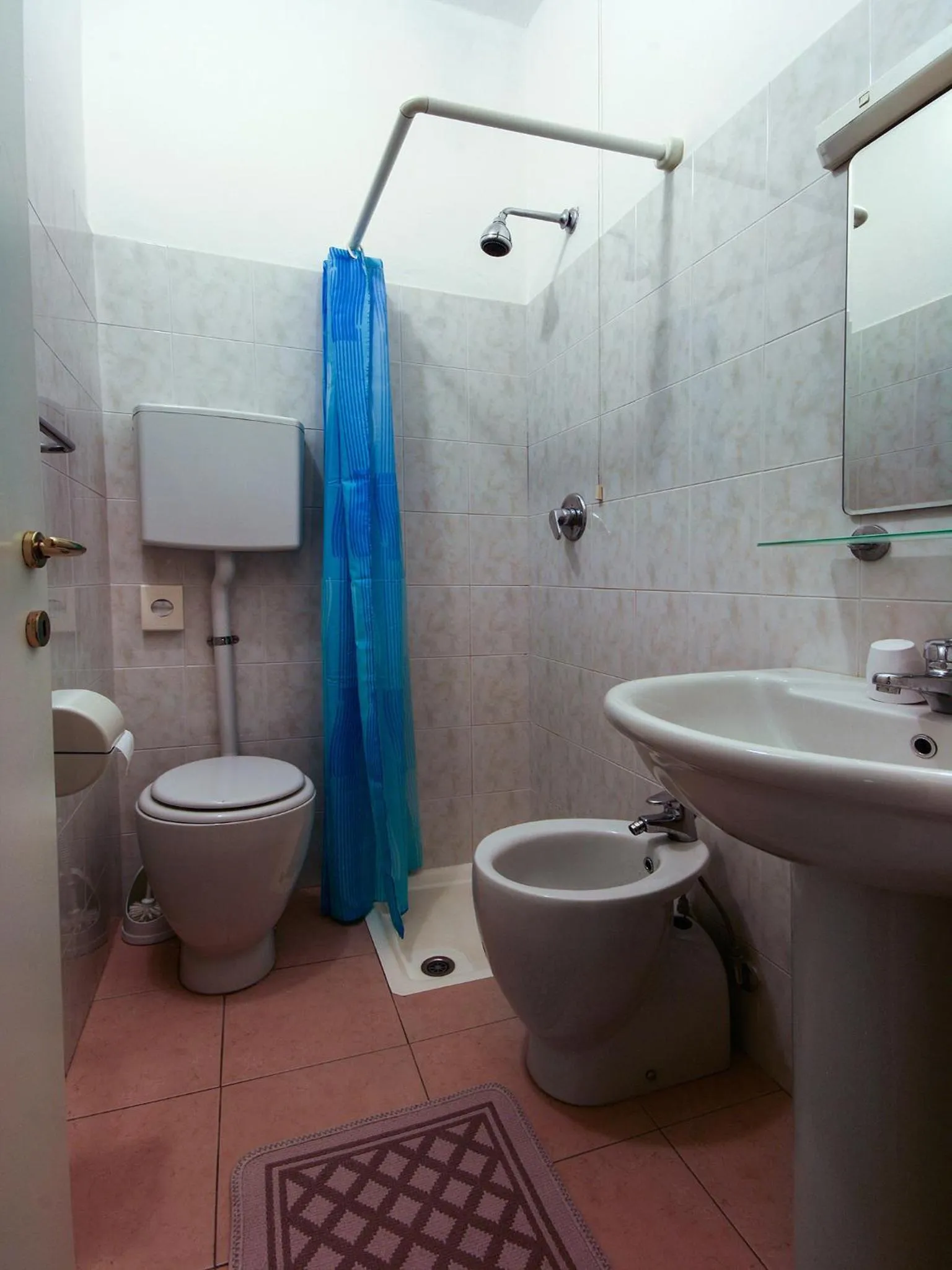 Bathroom in Albergo Anita