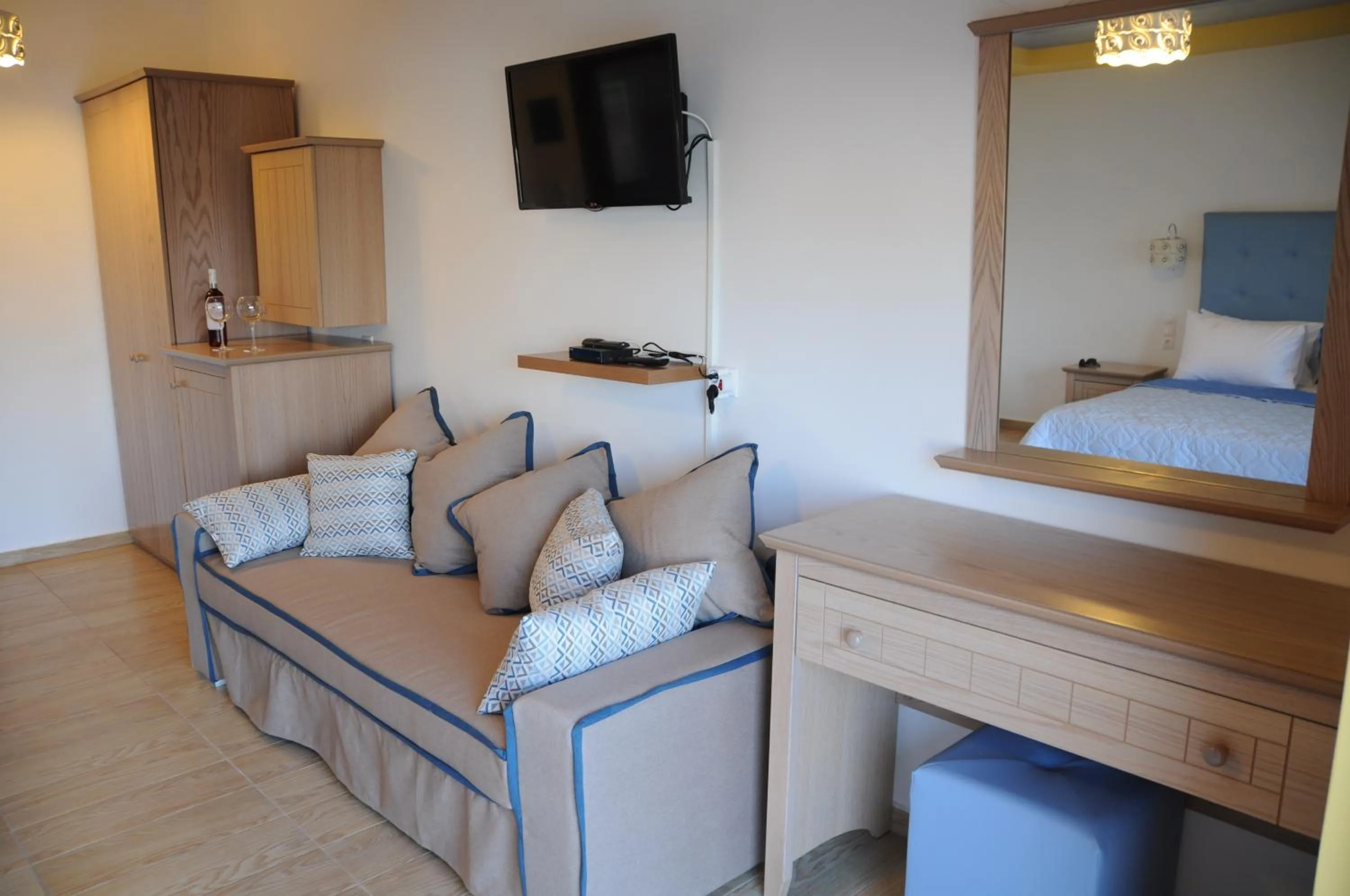 Living room, Bed in Haven Beach