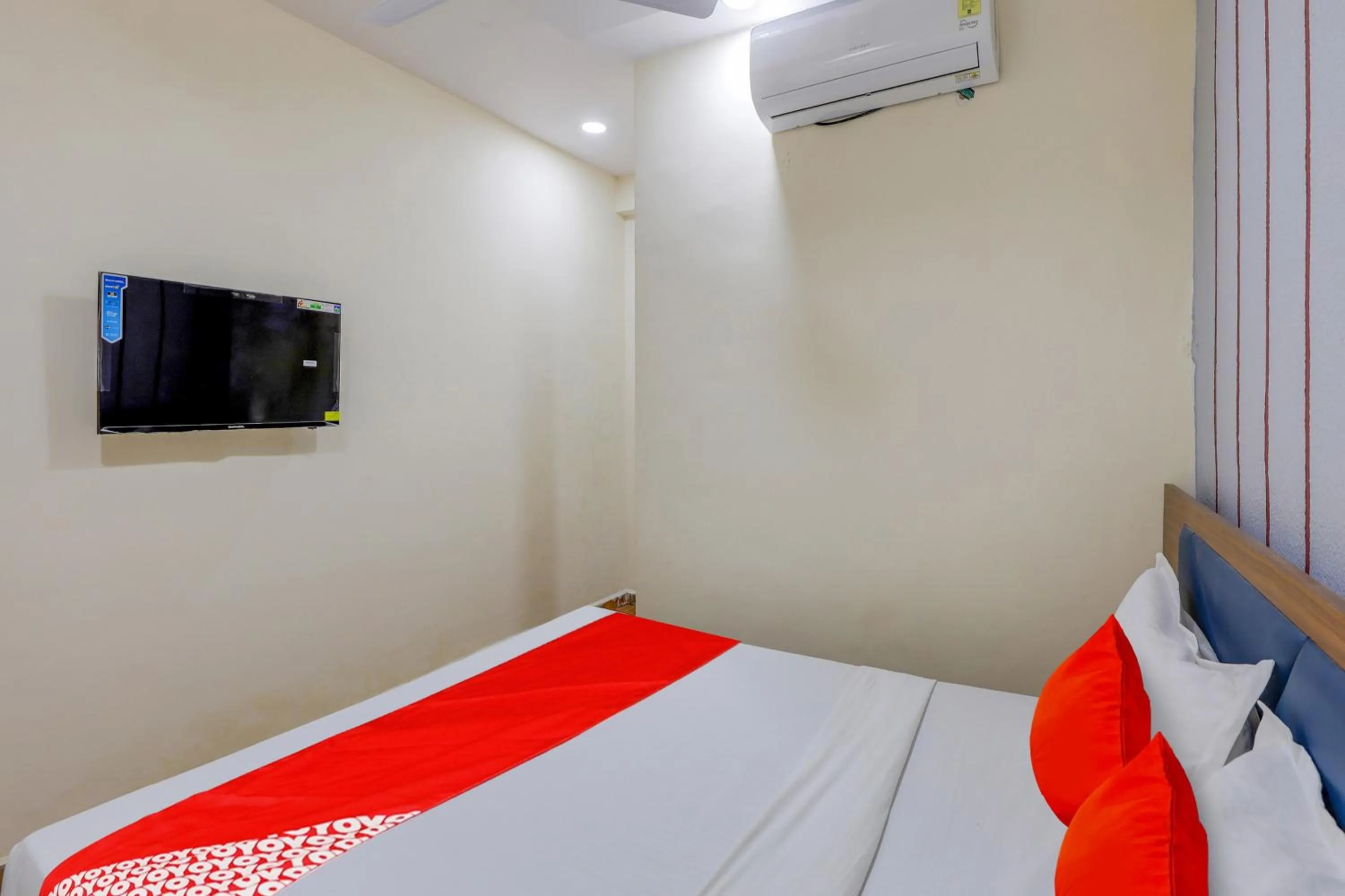 Bedroom, Bed in Hotel O Lotus