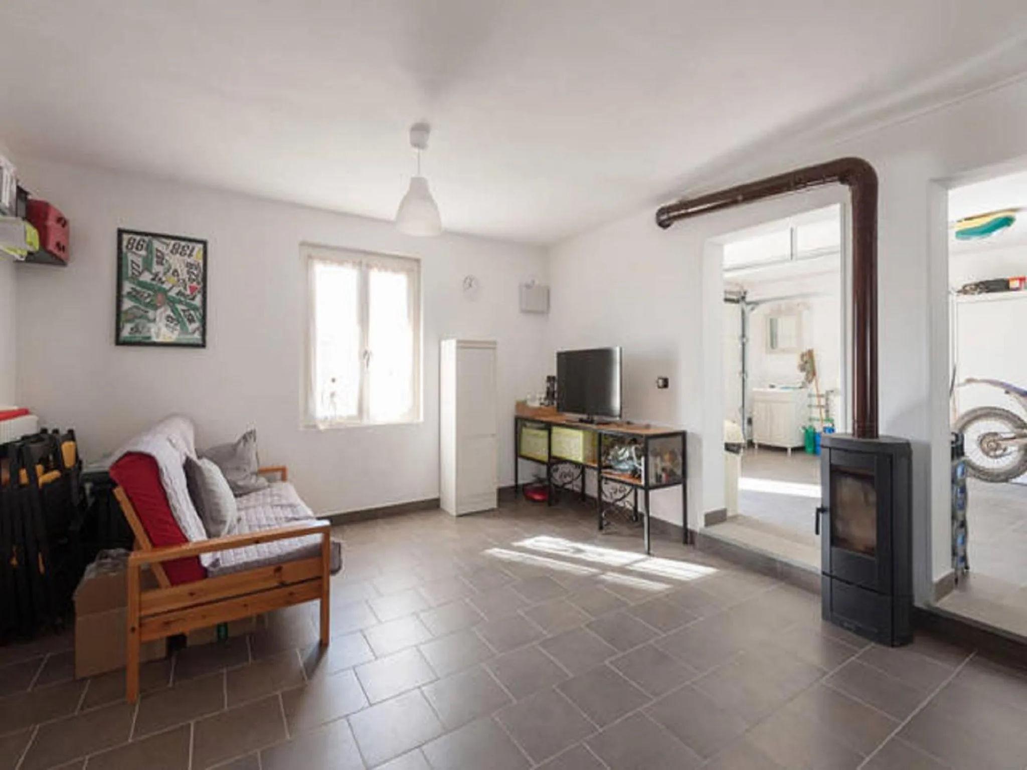 Communal lounge/ TV room in Tolasudolsa Rooms, Breakfast & Mountain Bike