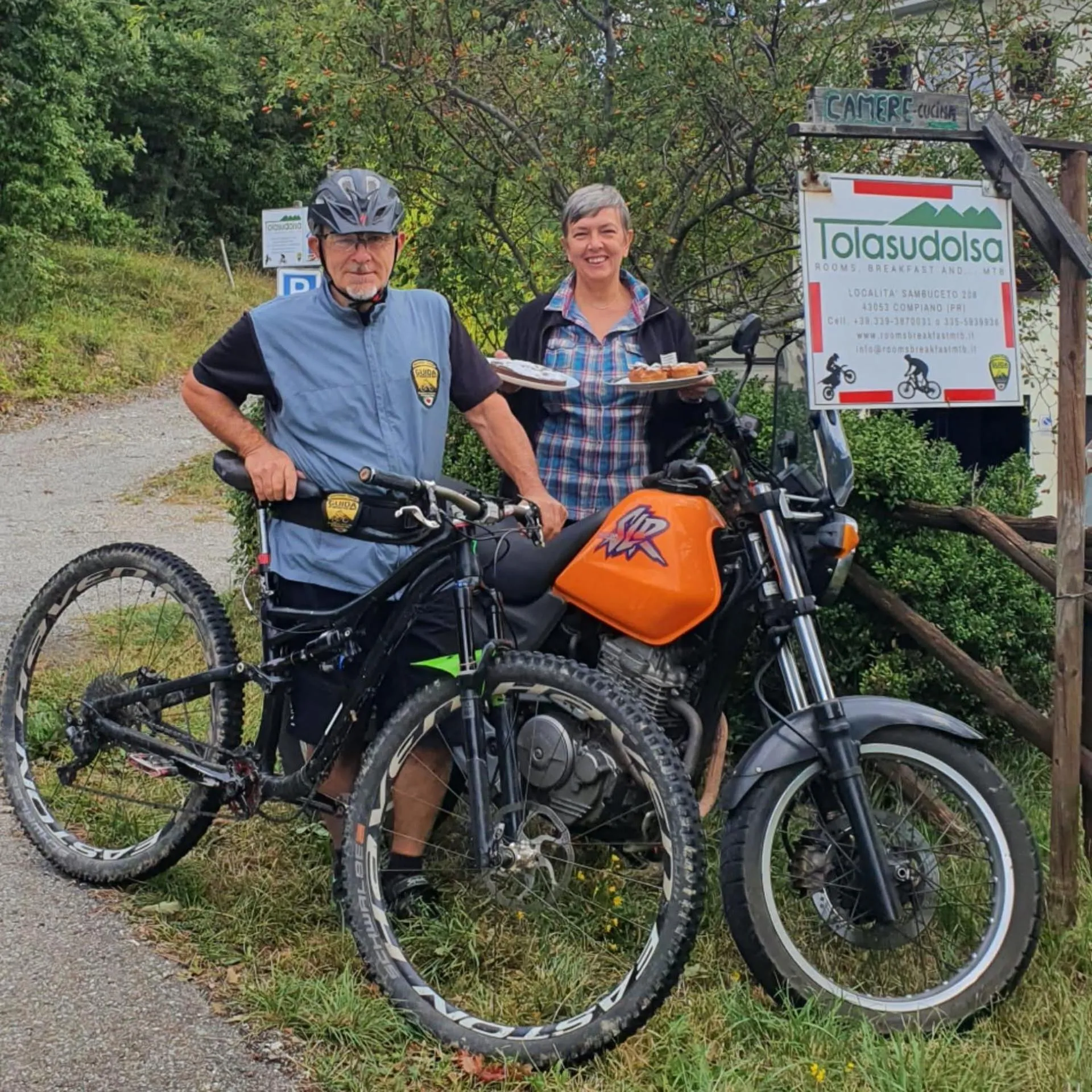 Staff in Tolasudolsa Rooms, Breakfast & Mountain Bike