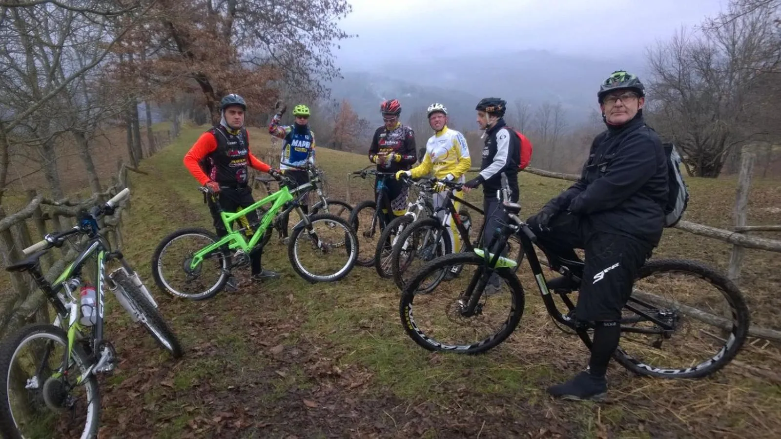 People in Tolasudolsa Rooms, Breakfast & Mountain Bike