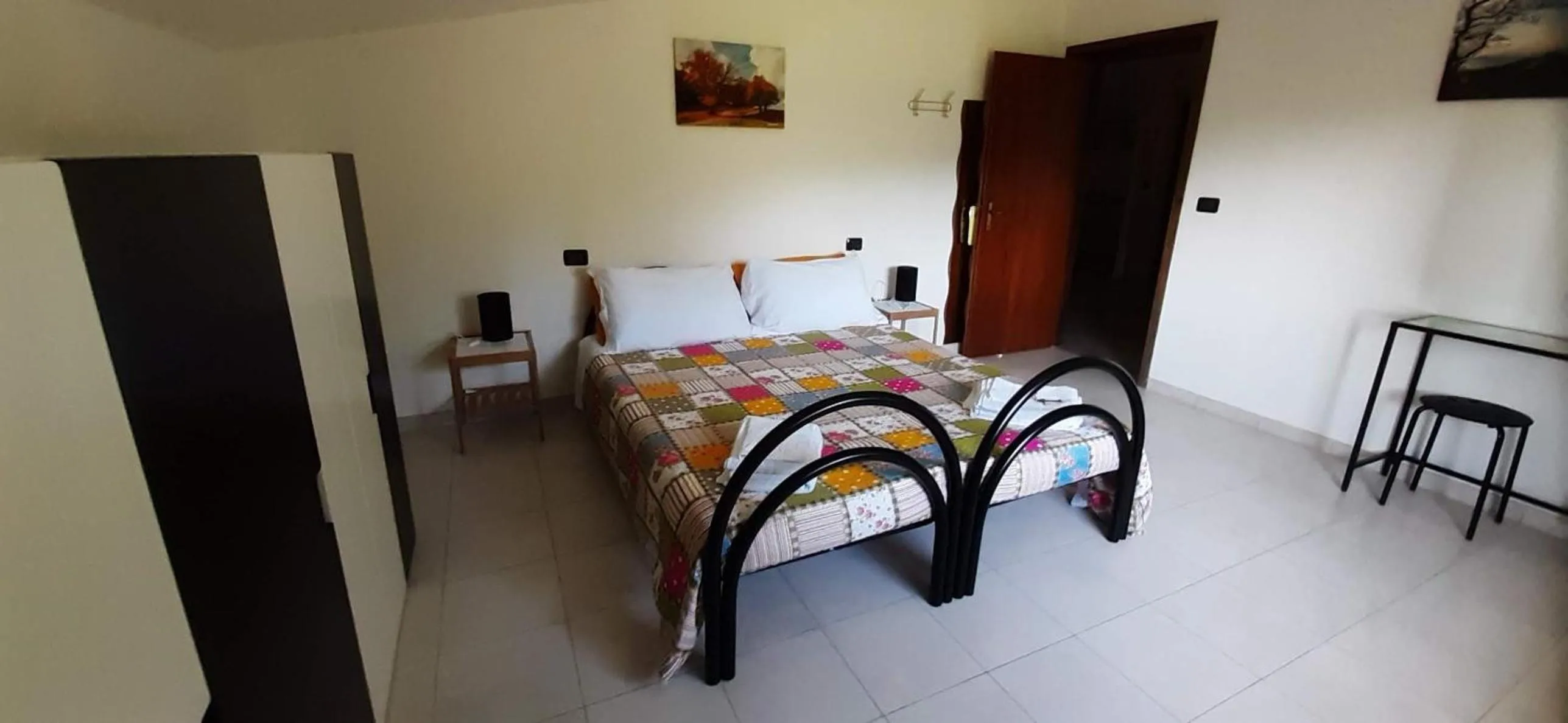 Photo of the whole room, Bed in Tolasudolsa Rooms, Breakfast & Mountain Bike