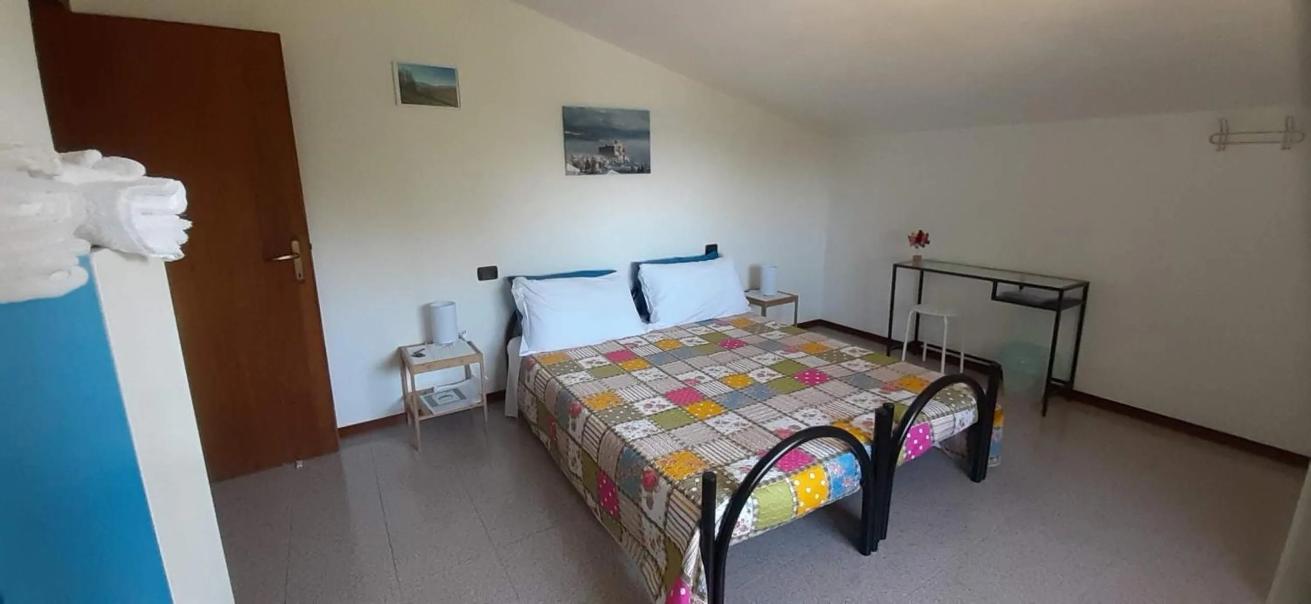 Photo of the whole room, Bed in Tolasudolsa Rooms, Breakfast & Mountain Bike