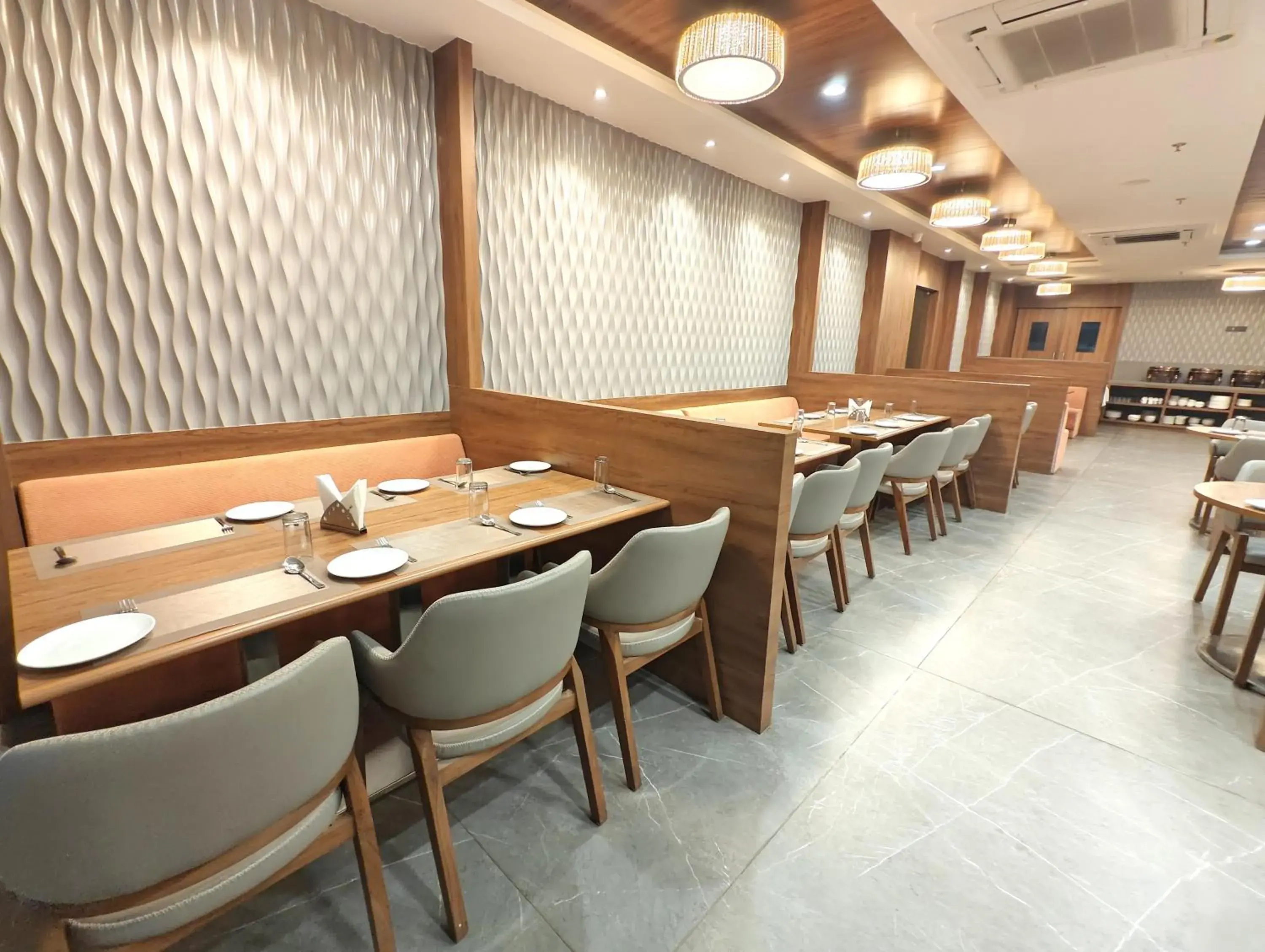 Restaurant/places to eat in The Sky Imperial Hotel Kailash Restaurant/places to eat in The Sky Imperial Hotel Kailash