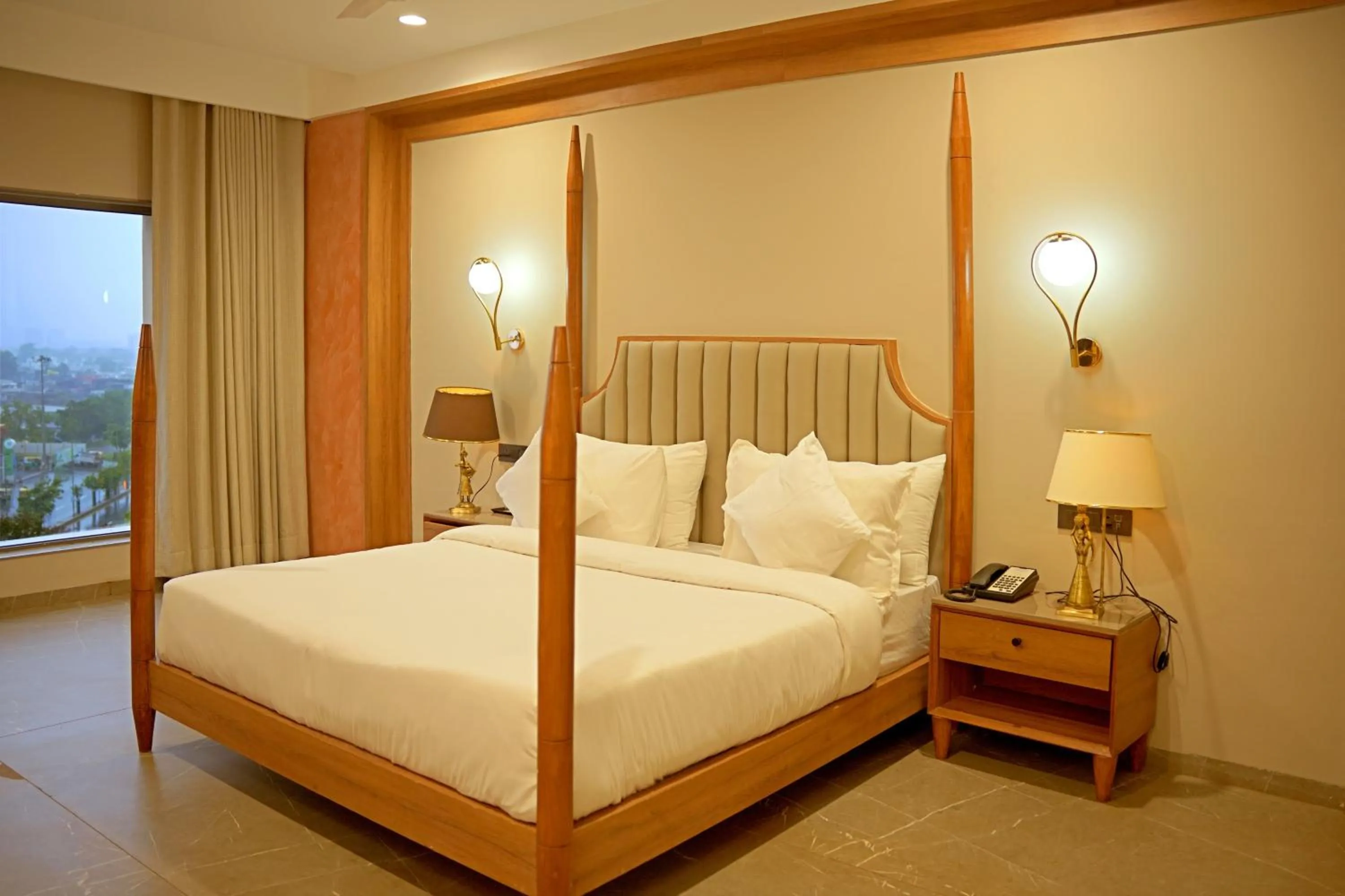 Bedroom, Bed in The Sky Imperial Hotel Kailash