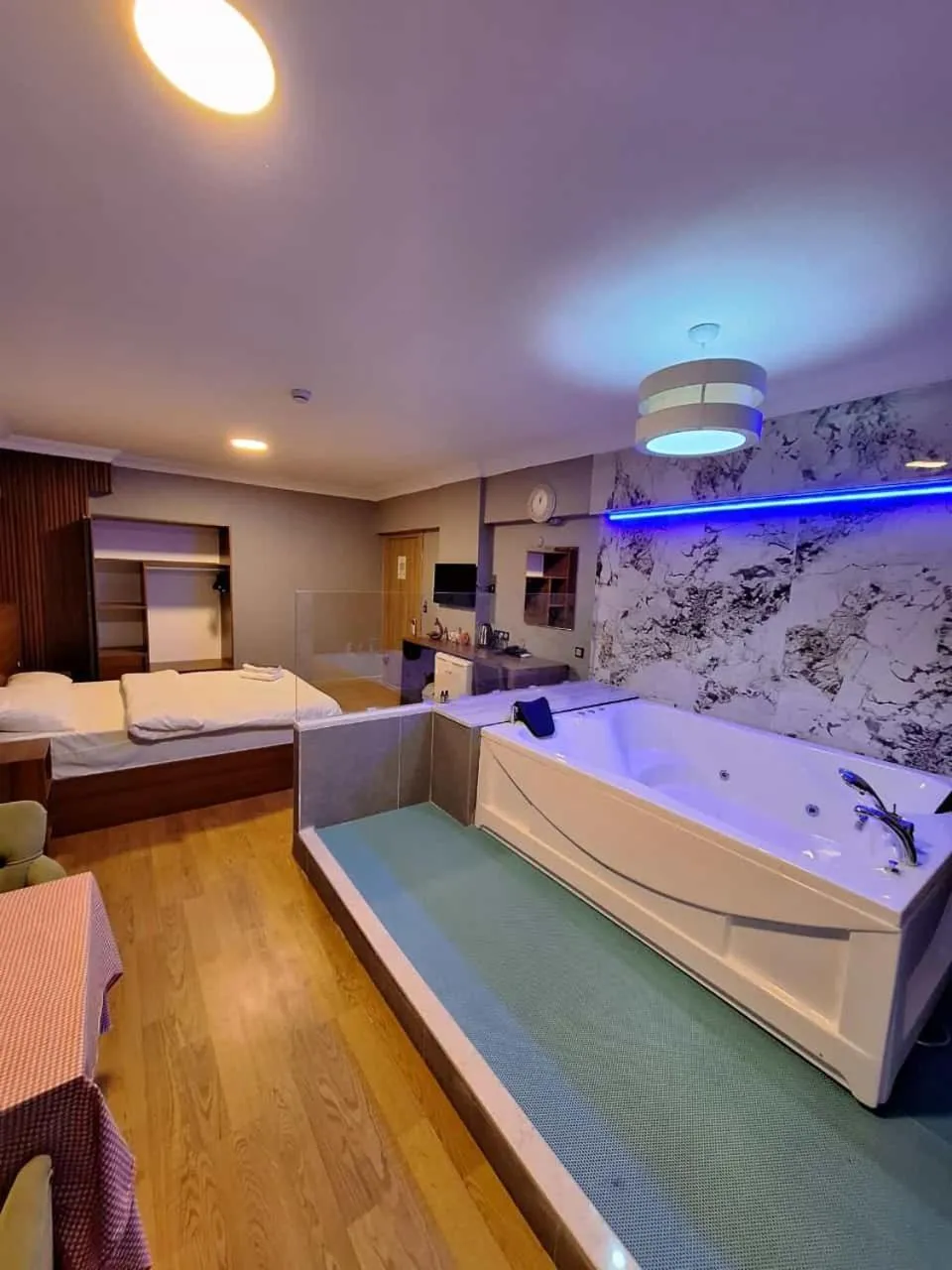 Bed in Emsa Otel Maltepedeki Eviniz