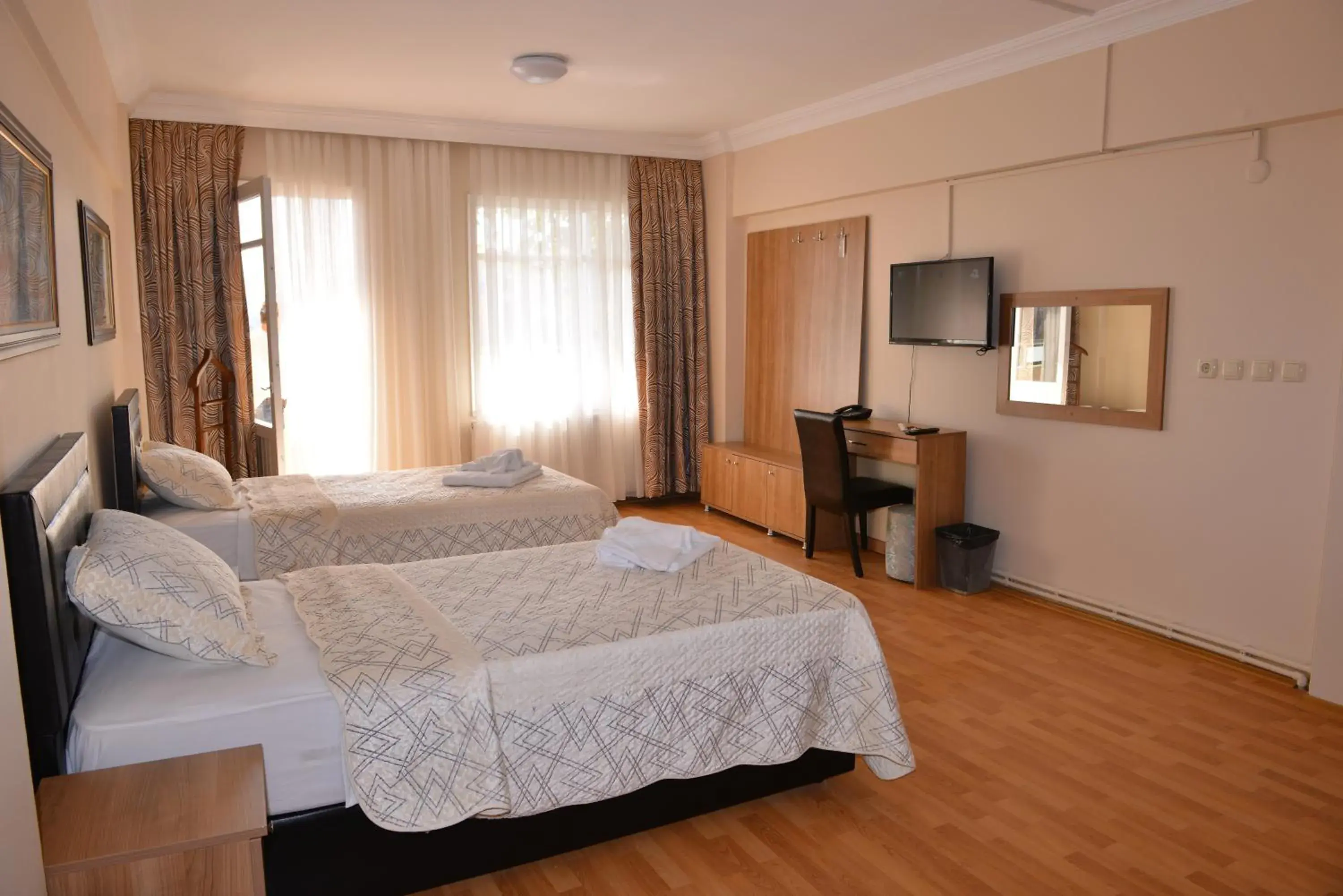 Standard Twin Room with Balcony in Emsa Otel Maltepedeki Eviniz Standard Twin Room with Balcony in Emsa Otel Maltepedeki Eviniz