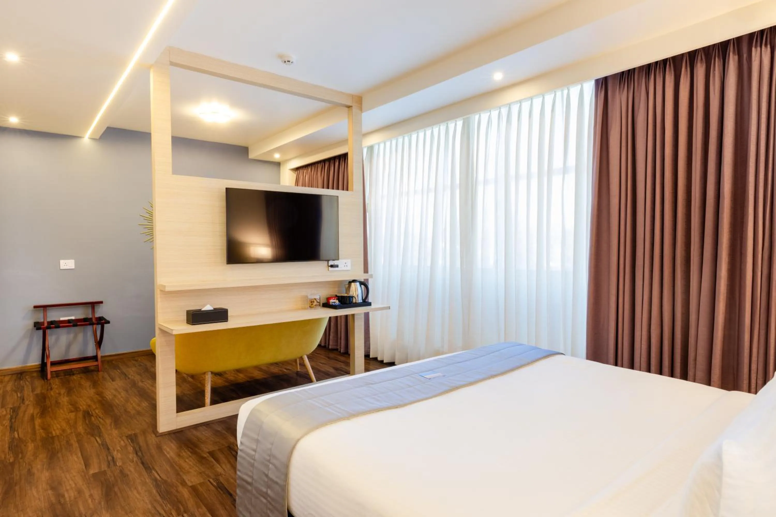 Bedroom, Bed in The Palomar By Crossway