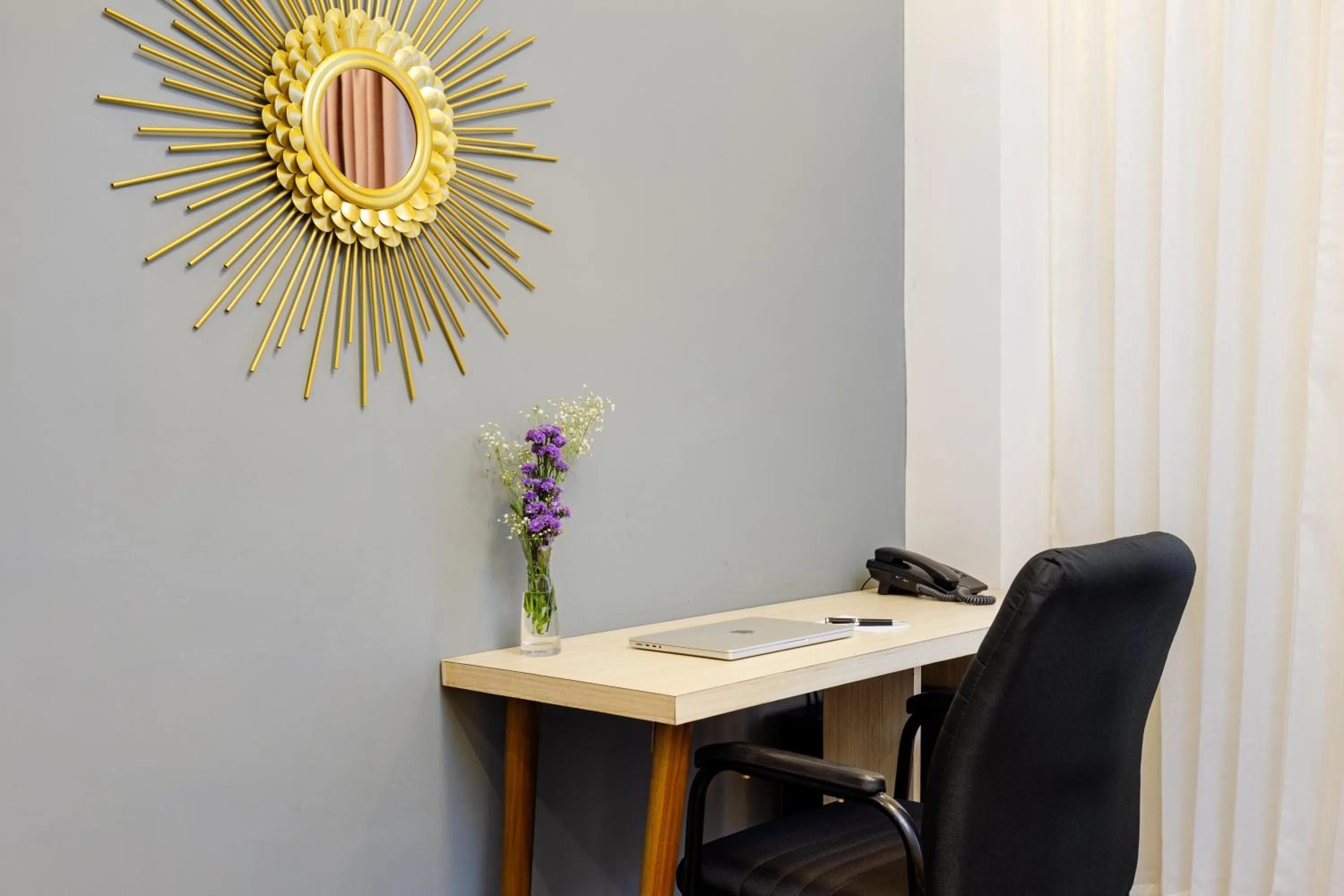 Business facilities in The Palomar By Crossway