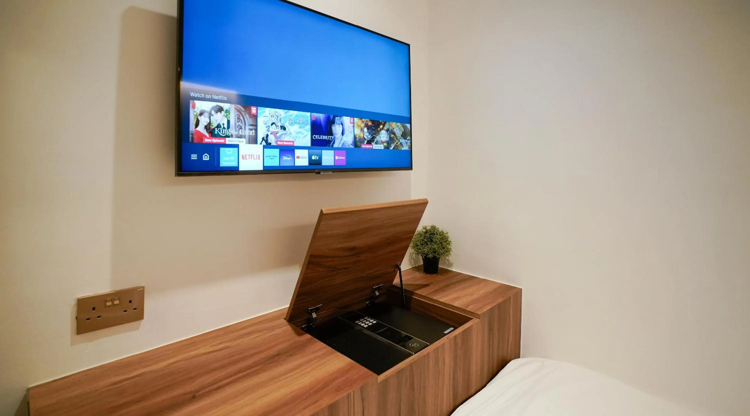 Communal lounge/ TV room in ST Signature Bugis Middle, SHORT OVERNIGHT, 11 hours 8PM-7AM