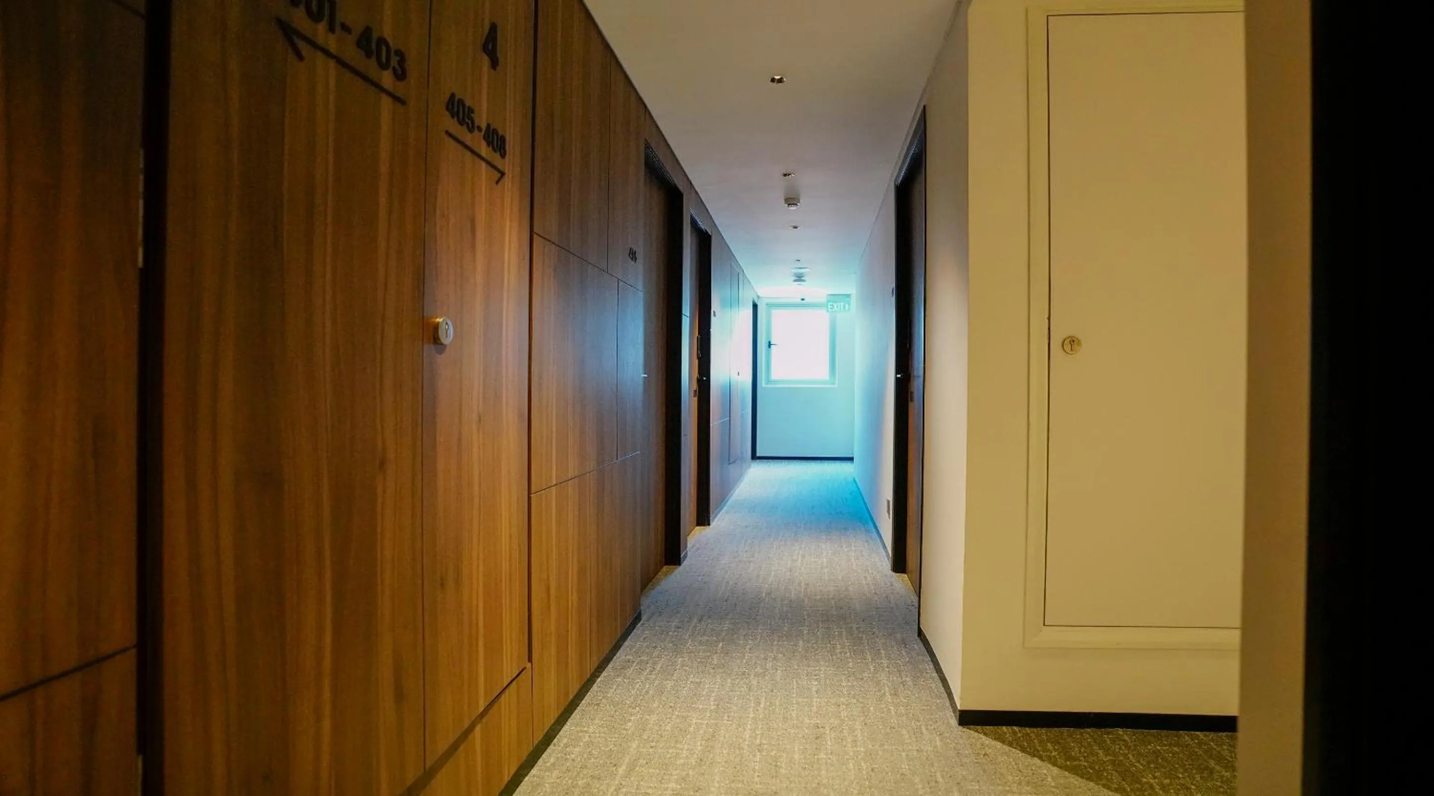 wardrobe in ST Signature Bugis Middle, SHORT OVERNIGHT, 11 hours 8PM-7AM