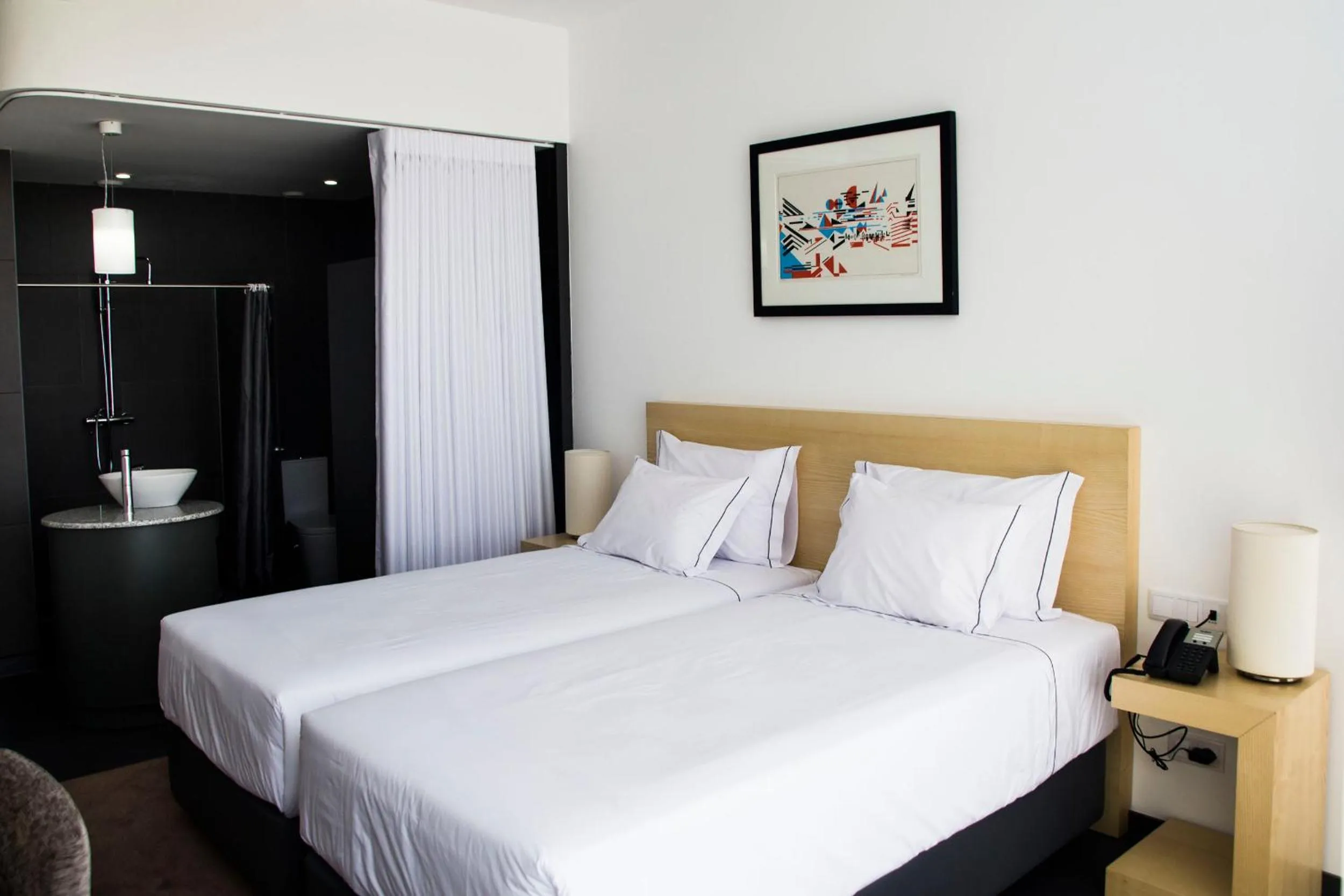 Photo of the whole room, Bed in Boticas Hotel Art & SPA