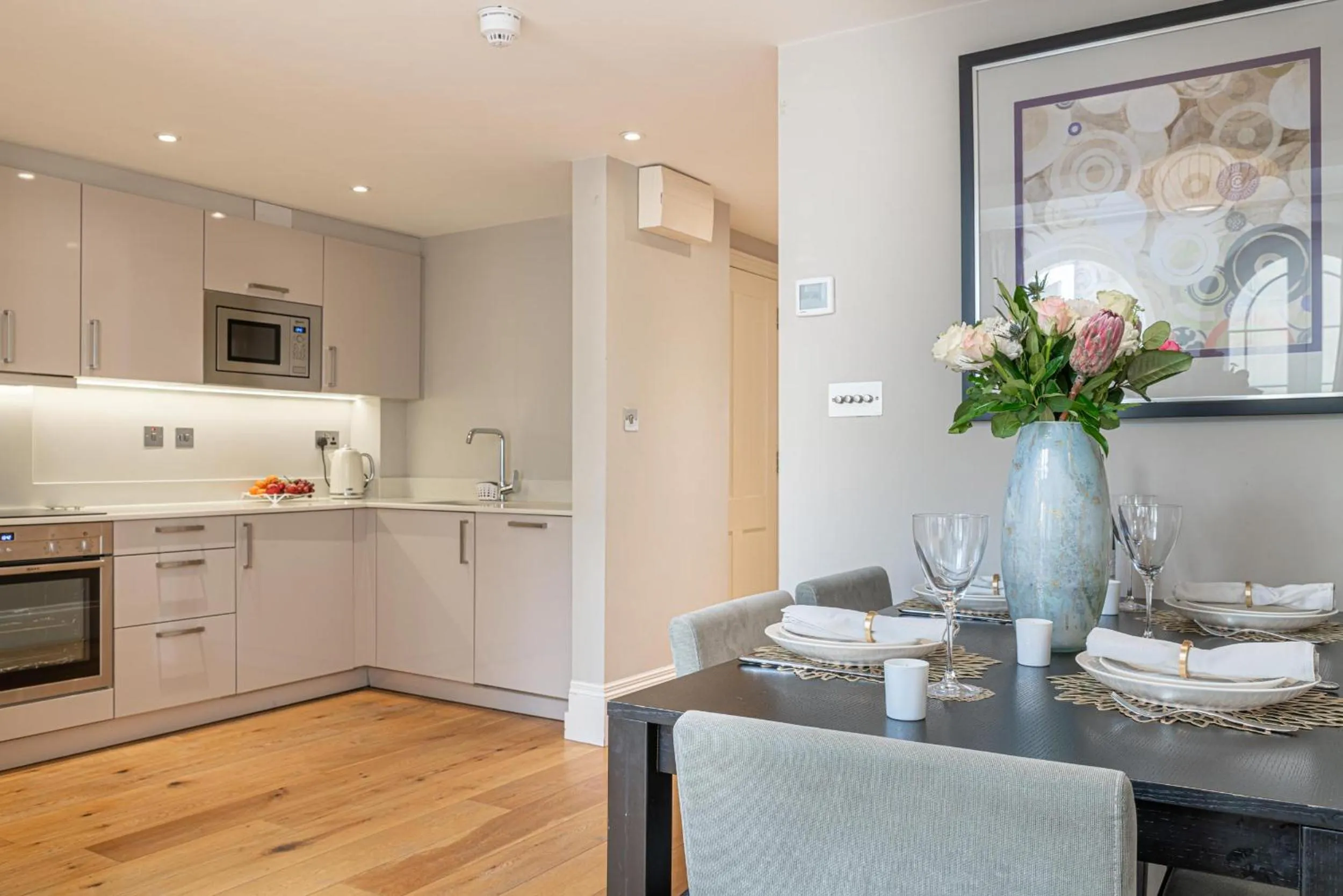 Kitchen or kitchenette in Bath Circle