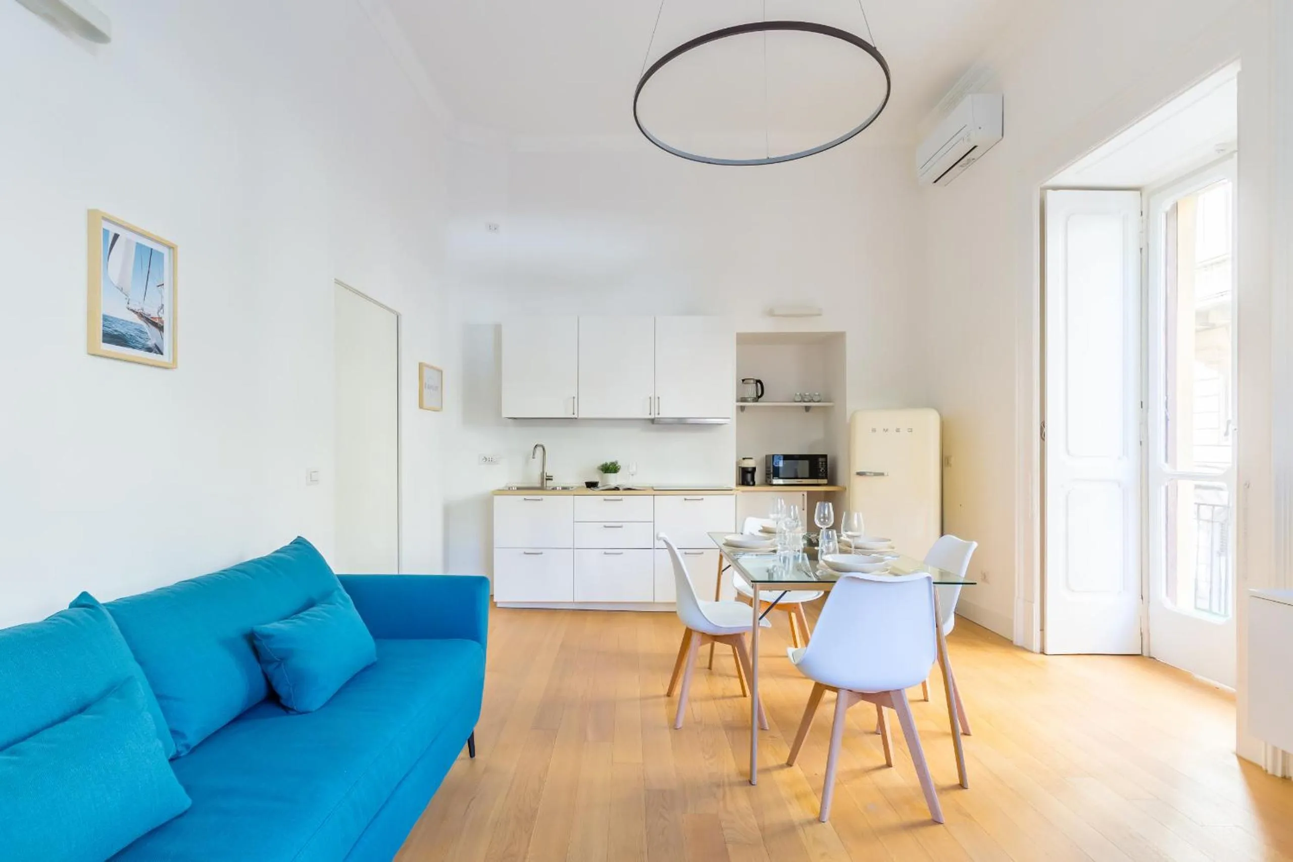 Piazza Amedeo Stylish Apartment by Wonderful Italy