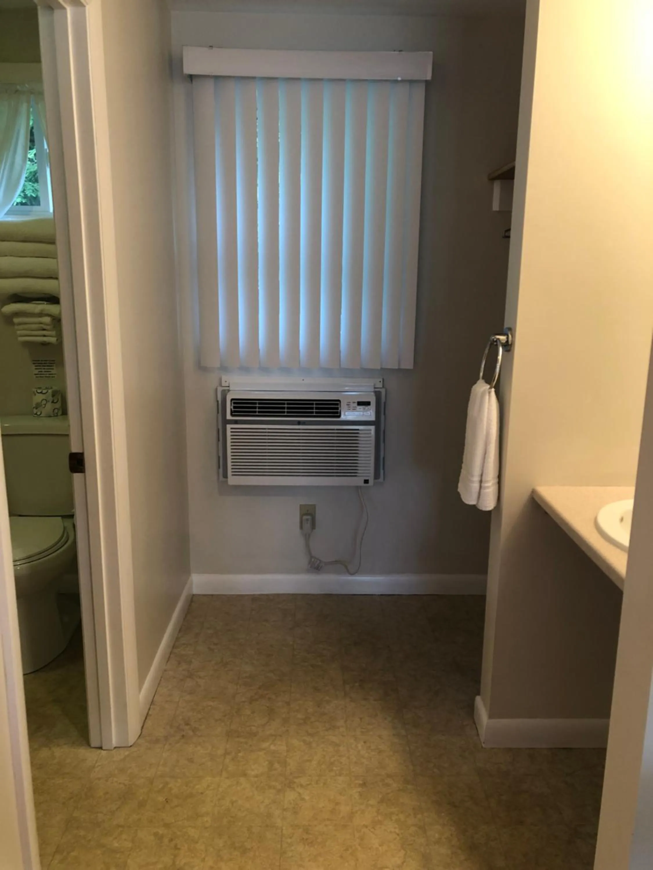 Bathroom in Marcotte Motor Court