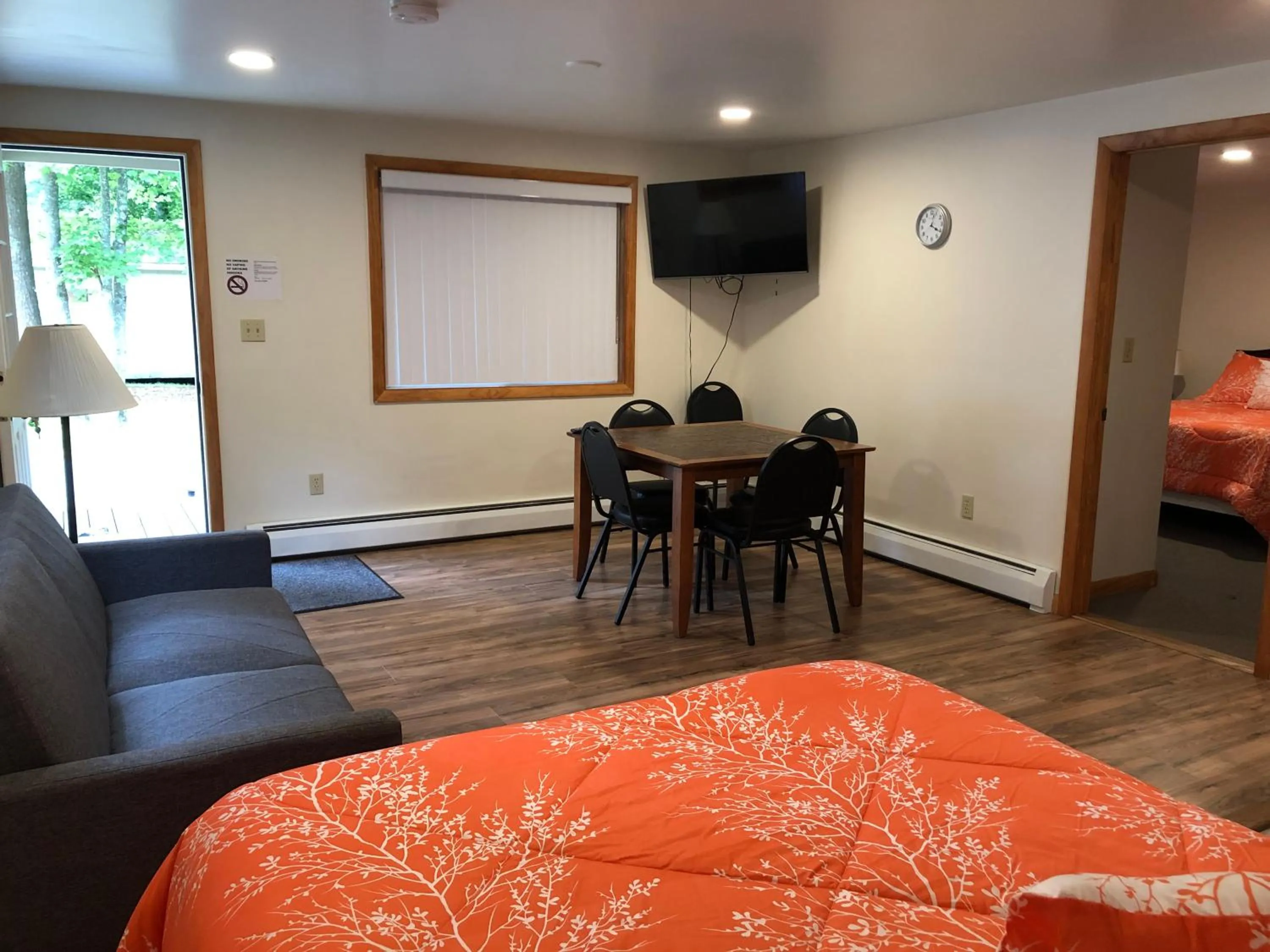 Kitchen or kitchenette in Marcotte Motor Court