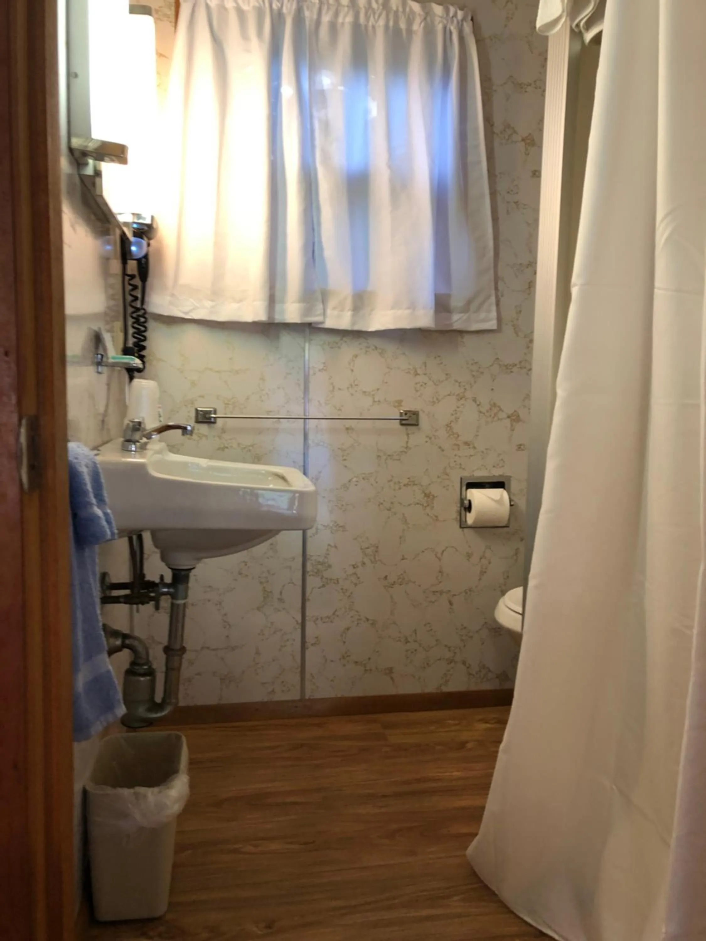 Bathroom in Marcotte Motor Court